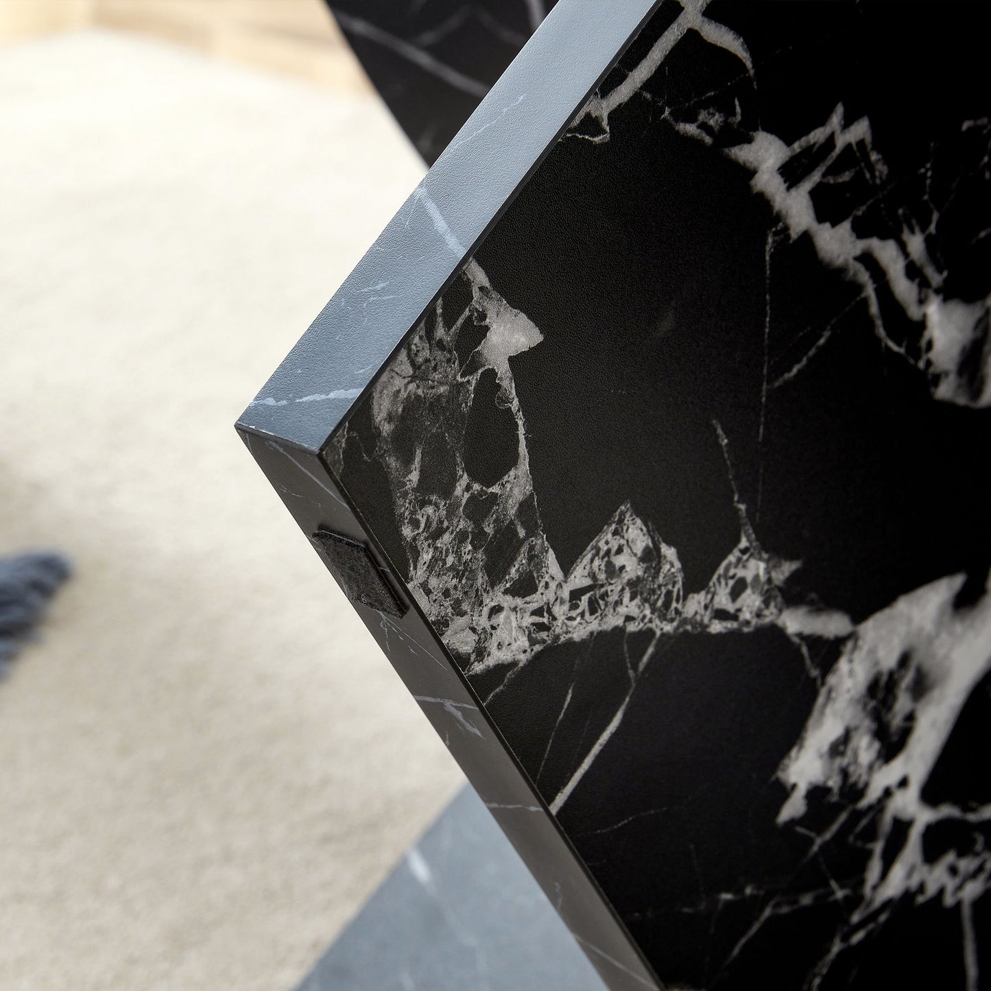 Versatile Round Coffee Table For Various Interior Styles, Exhibiting Modern Minimalism And Nordic Charm - Black / Black White