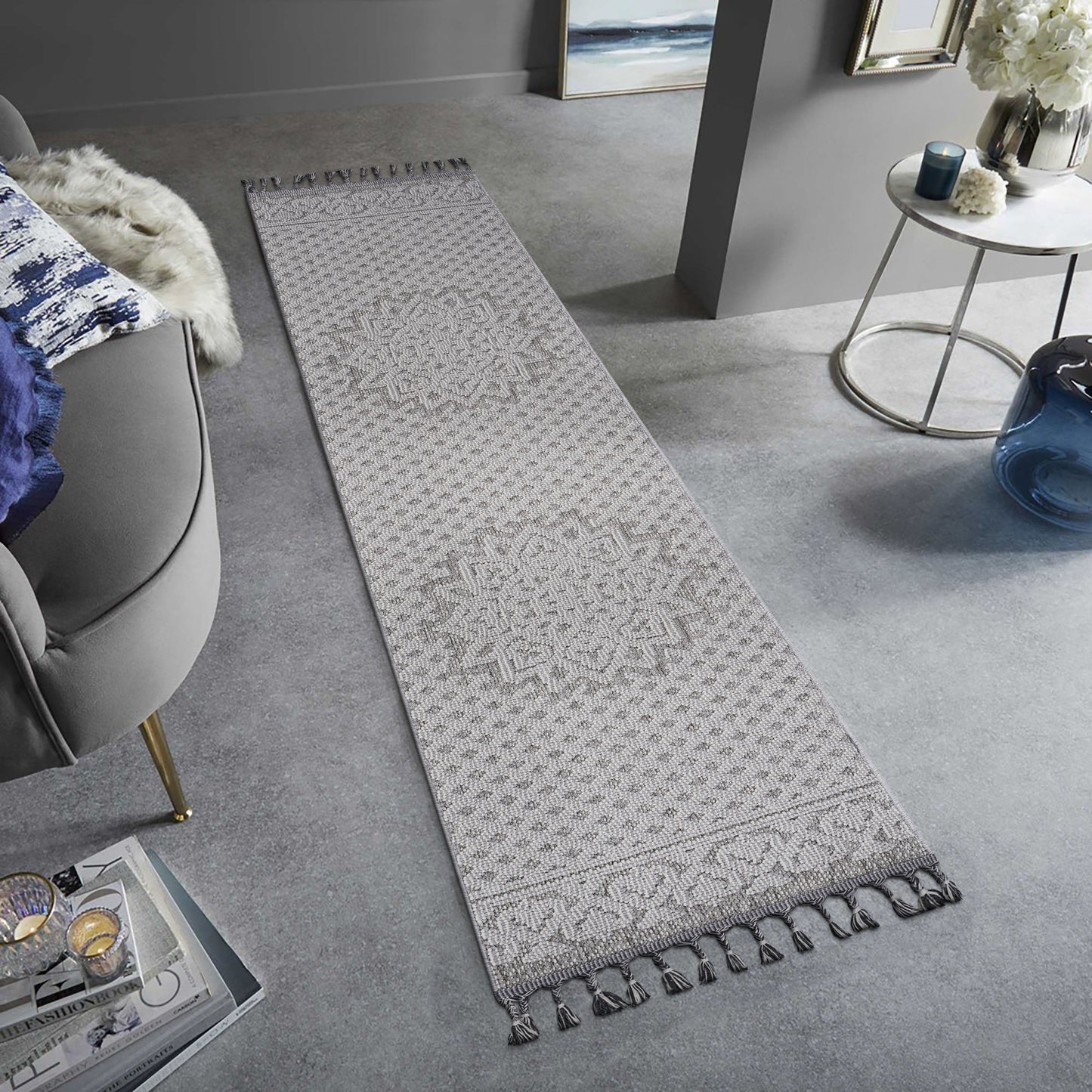 Guros - 2' X 8' Medallion Indoor / Outdoor Area Rug - Gray / White