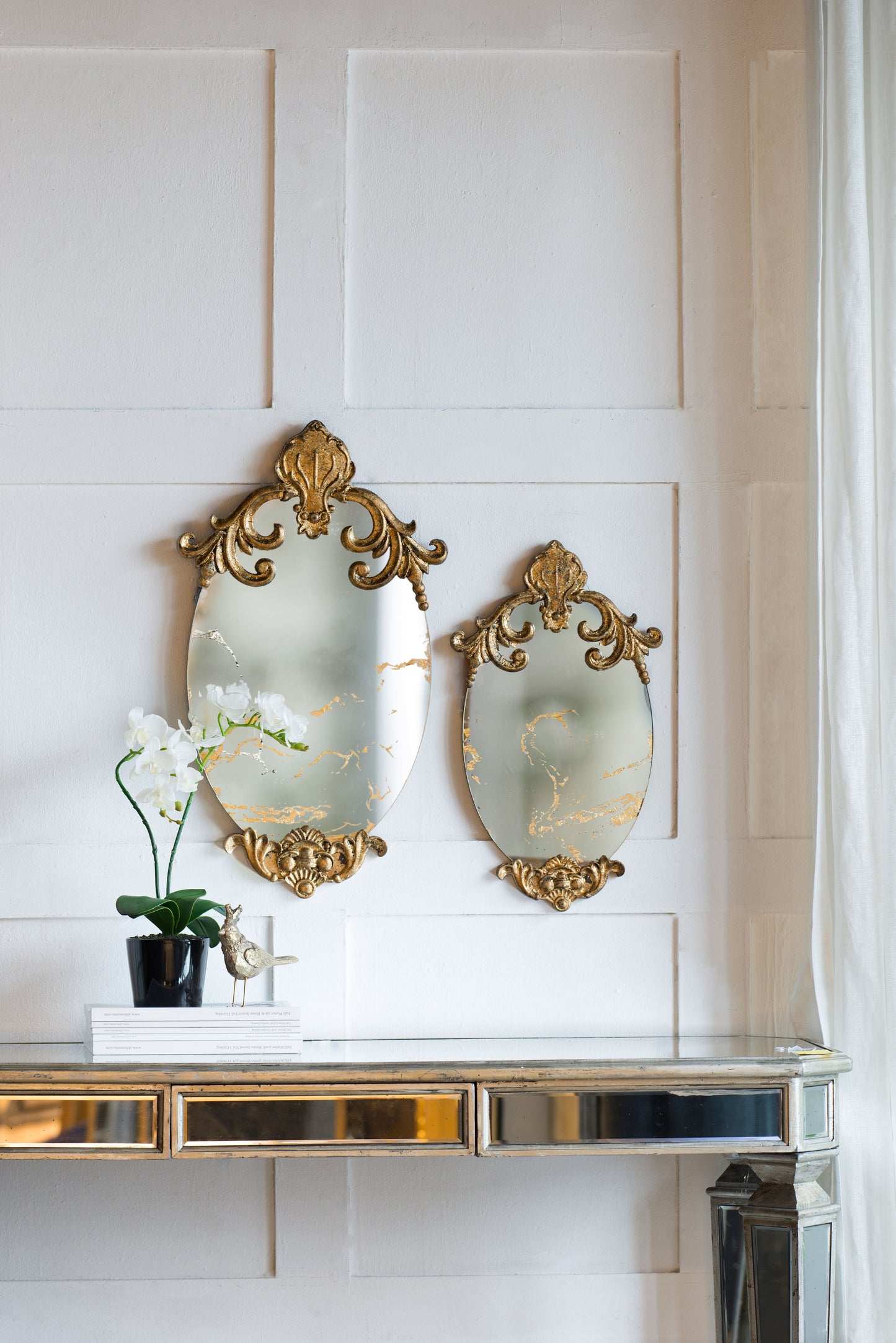 Decorative Oval Wall Mirror, Accent Mirror For Living Room, Entryway, Bedroom - Gold