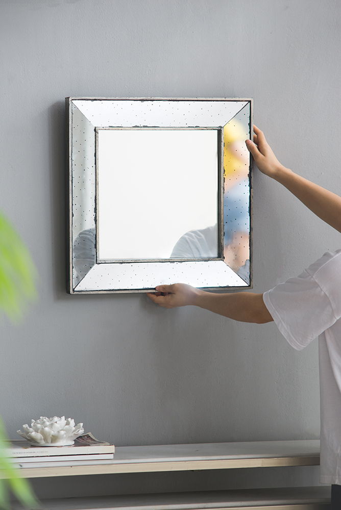 Distressed Square Accent Mirror, Traditional Style Framed Wall Mirror For Living Room, Entryway, Office, Bedroom, Hallway - Silver