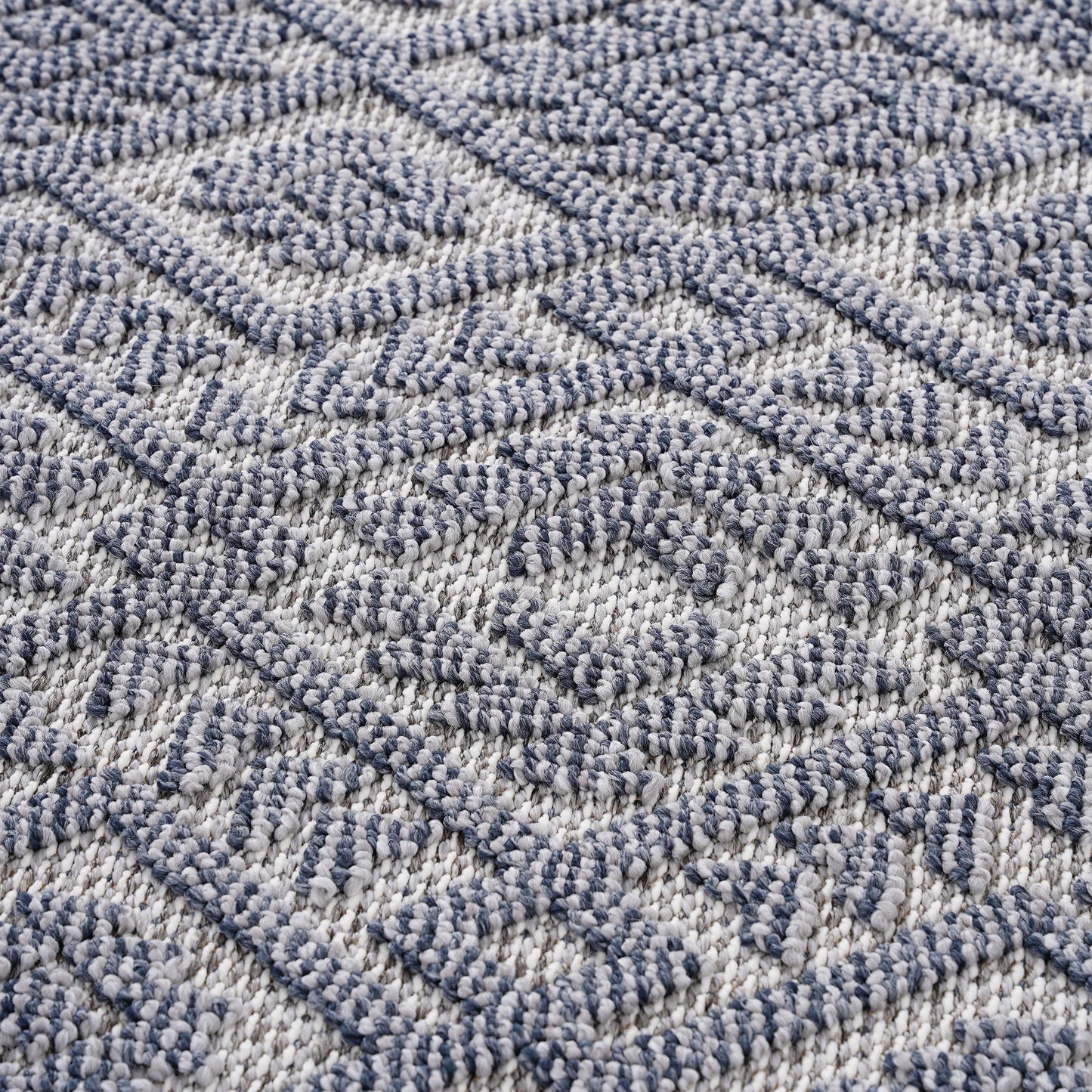 Guros - 2' X 8' Traditional Indoor / Outdoor Area Rug - White / Gray