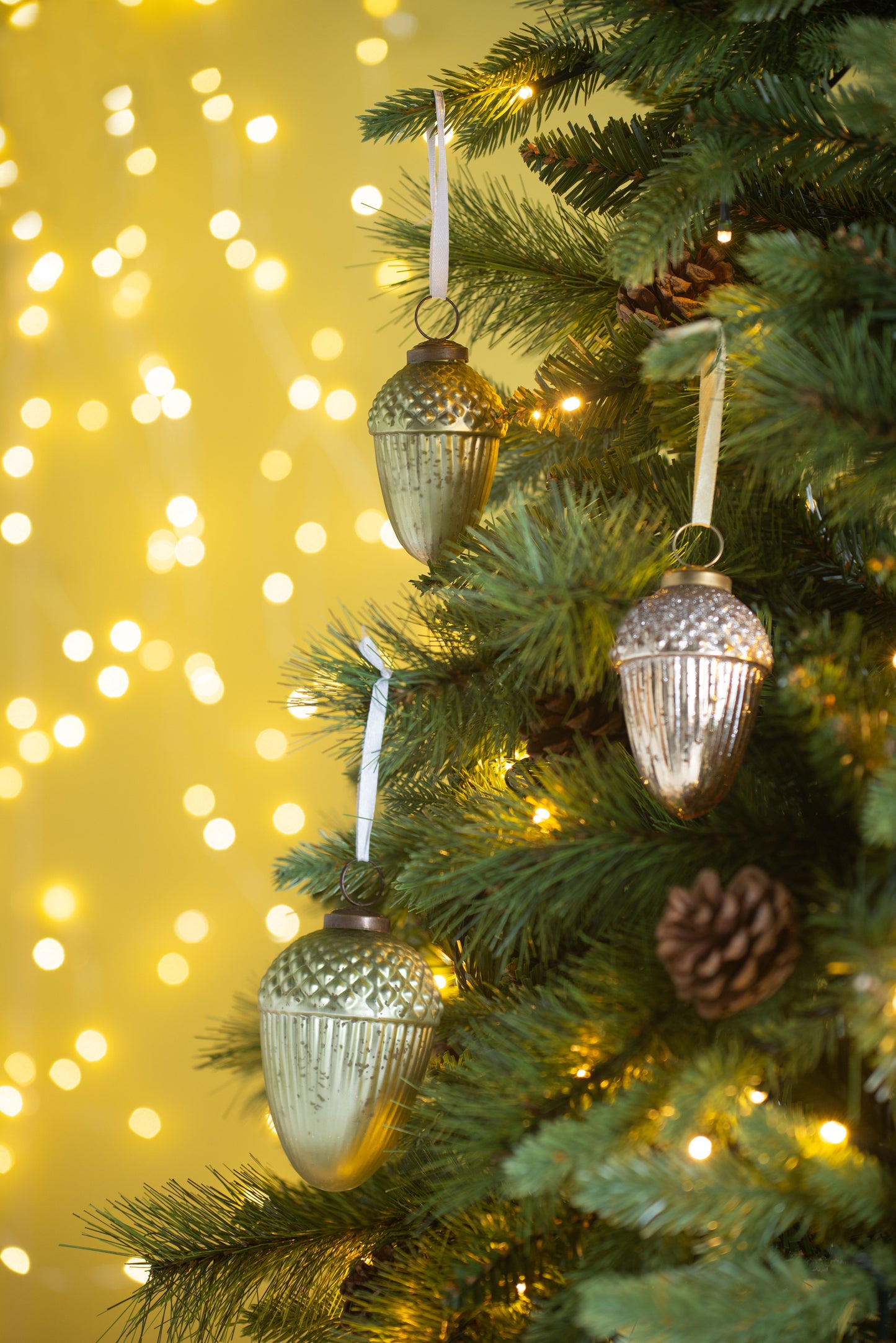Tear Drop Ornament, Glass Decorative Hanging Christmas Tree Ornaments For Holiday Party Decorations (Set of 12) - Green