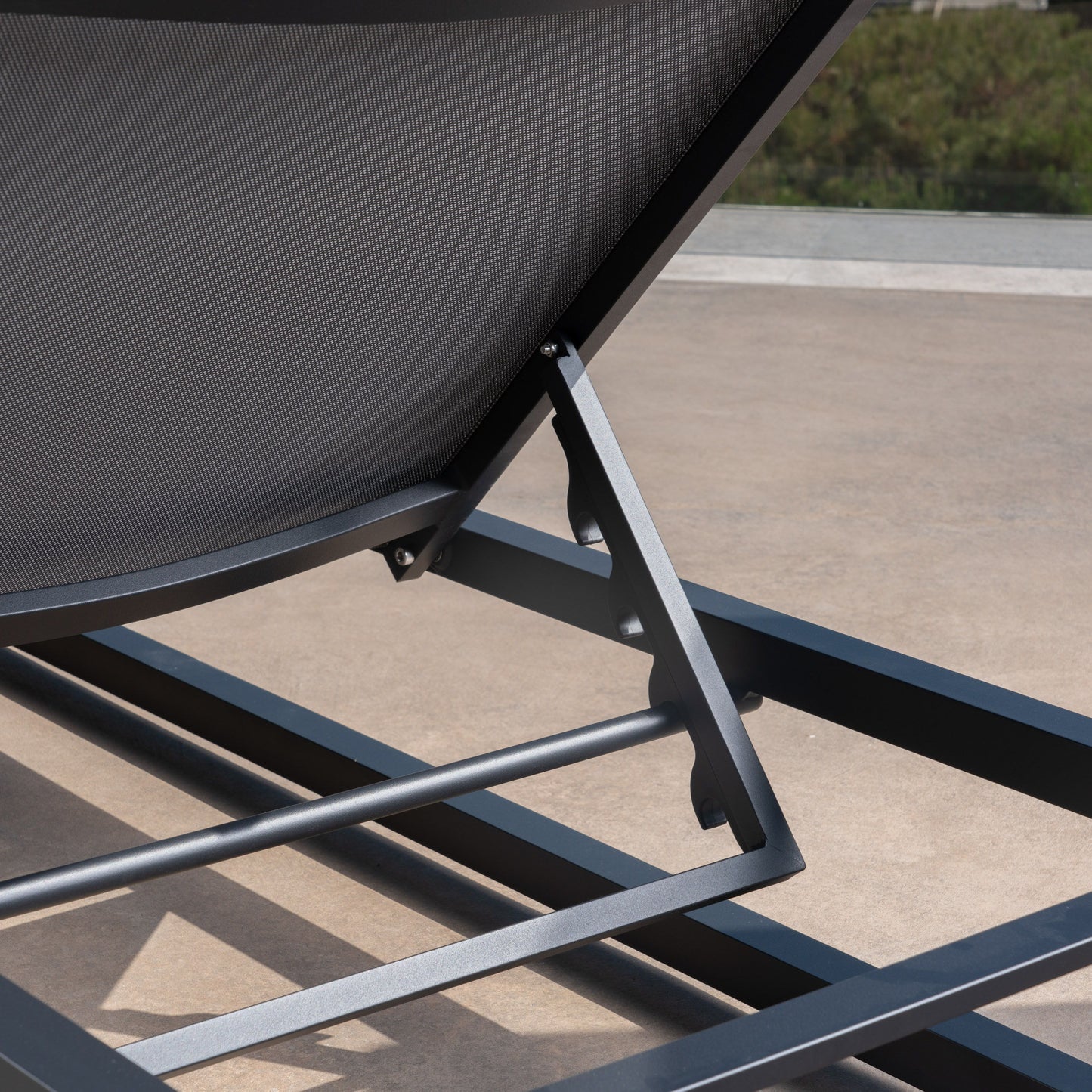 Chaise Lounge With 5 Reclining Positions, Outdoor Patio Lounge Chairs - Black / Gray