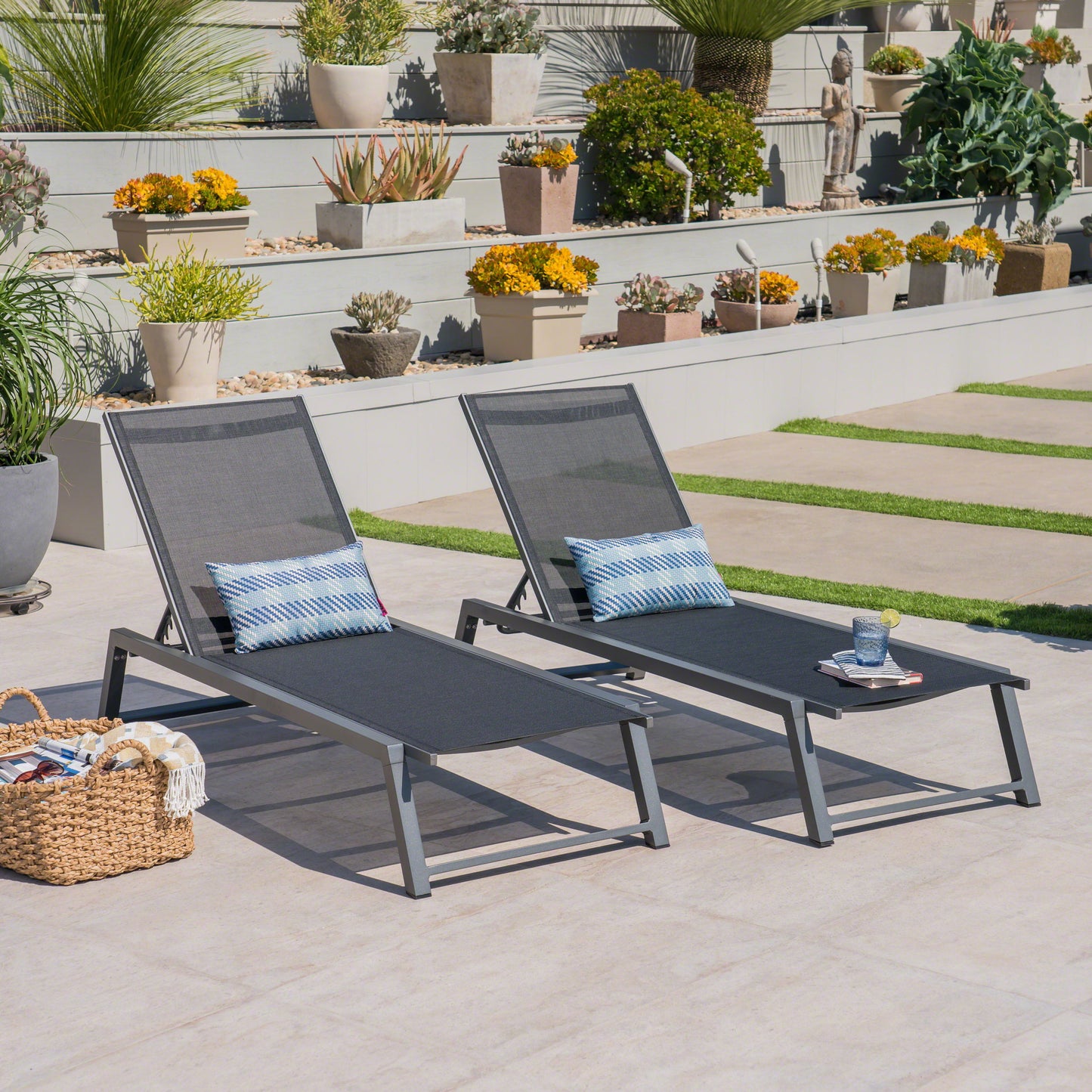 Outdoor Chaise Lounge With Mesh Back And Metal Frame - Black