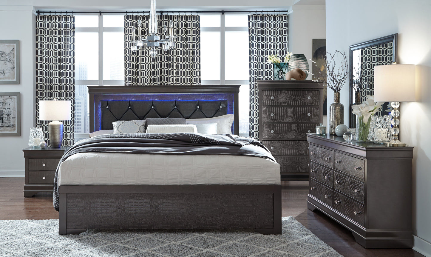 Shaker - Crocodile Chest - Metallic Gray