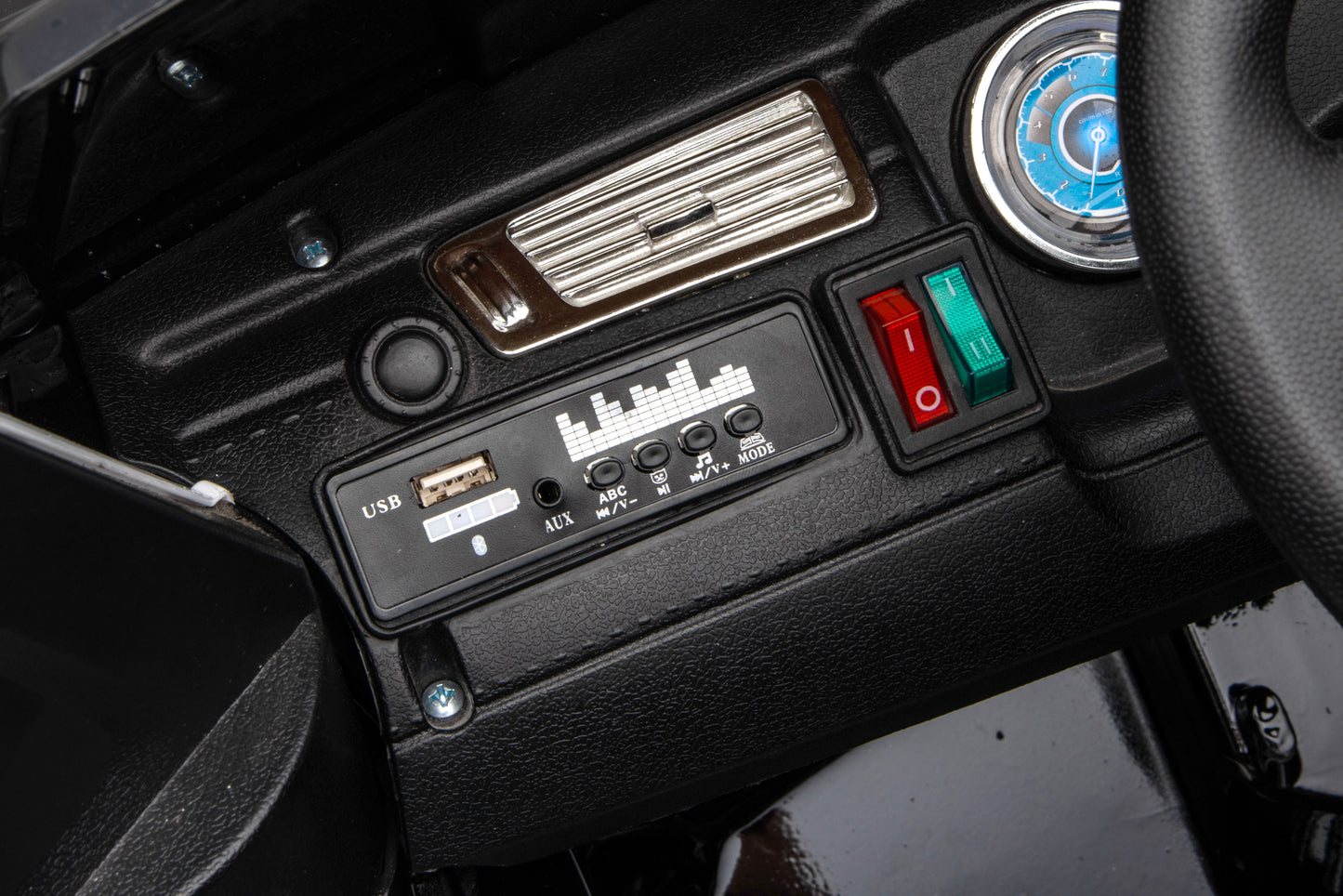 12V7A 30W*2 Four-Wheel Drive Leather Seat One Button Start, Forward And Backward, High And Low Speed, Music, Front Light, Power Display, Two Doors Can Open, 2.4G R / C, Seat Belt Four Wheel Absorber - Black