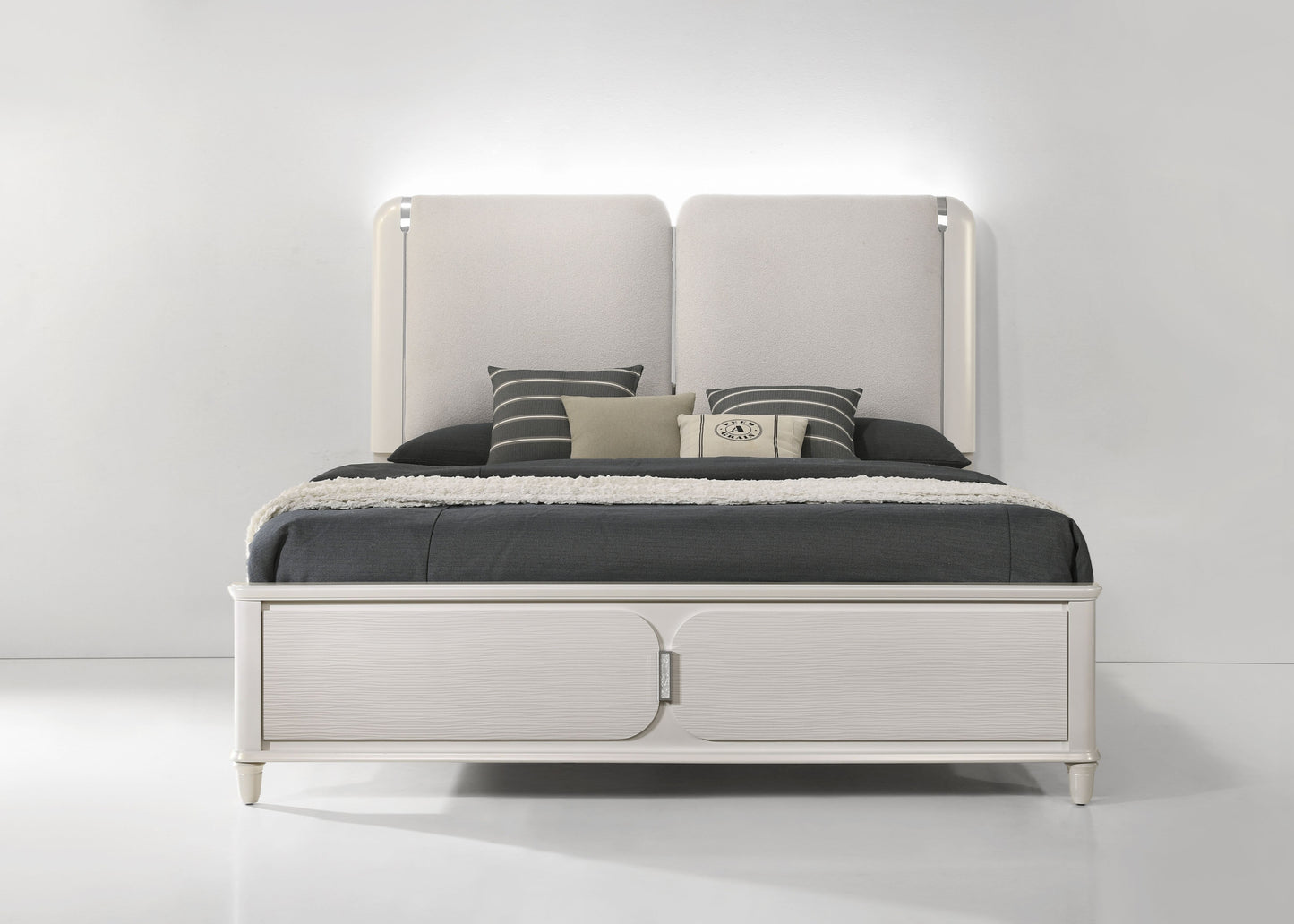 Laveda - Boucle Eastern King Bed With LED - Light Gray / White