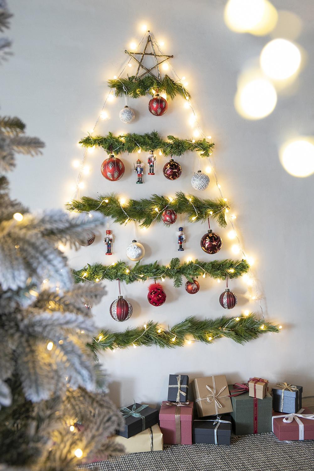 Christmas Ball Ornaments, Glass Decorative Hanging Ball Christmas Tree Ornaments, For Holiday Party Decorations (Set of 12) - Red