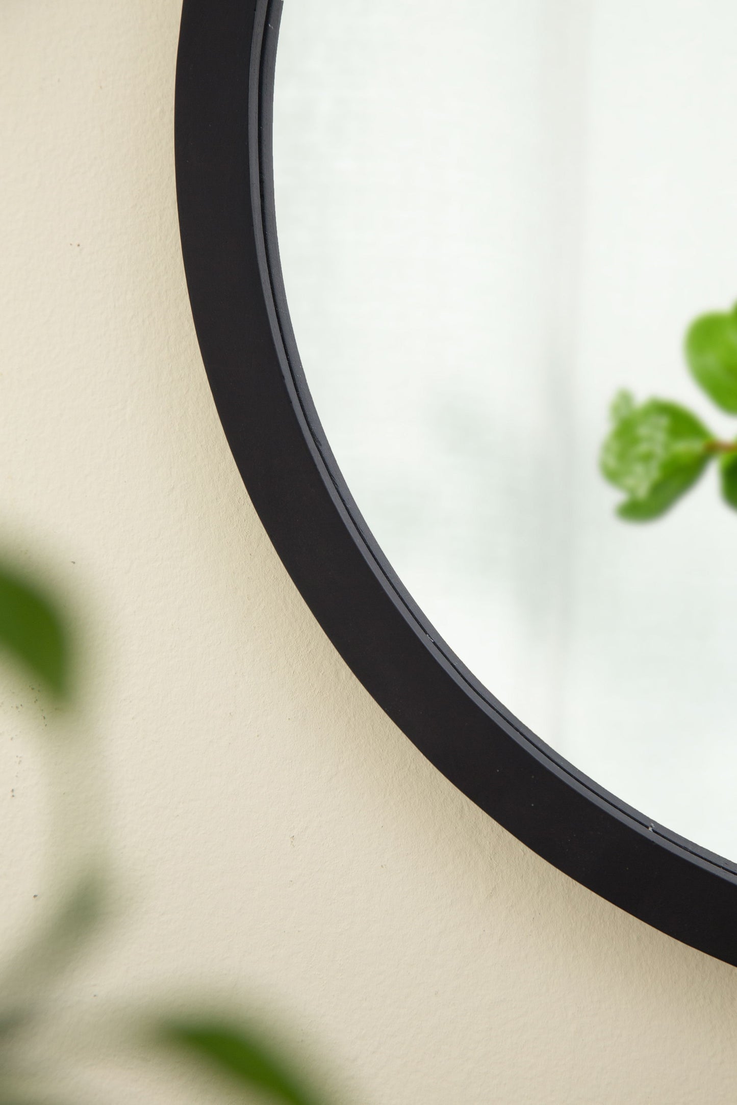 Circle Wall Mirror With Wooden Frame, Wall Mirror For Living Room - Black