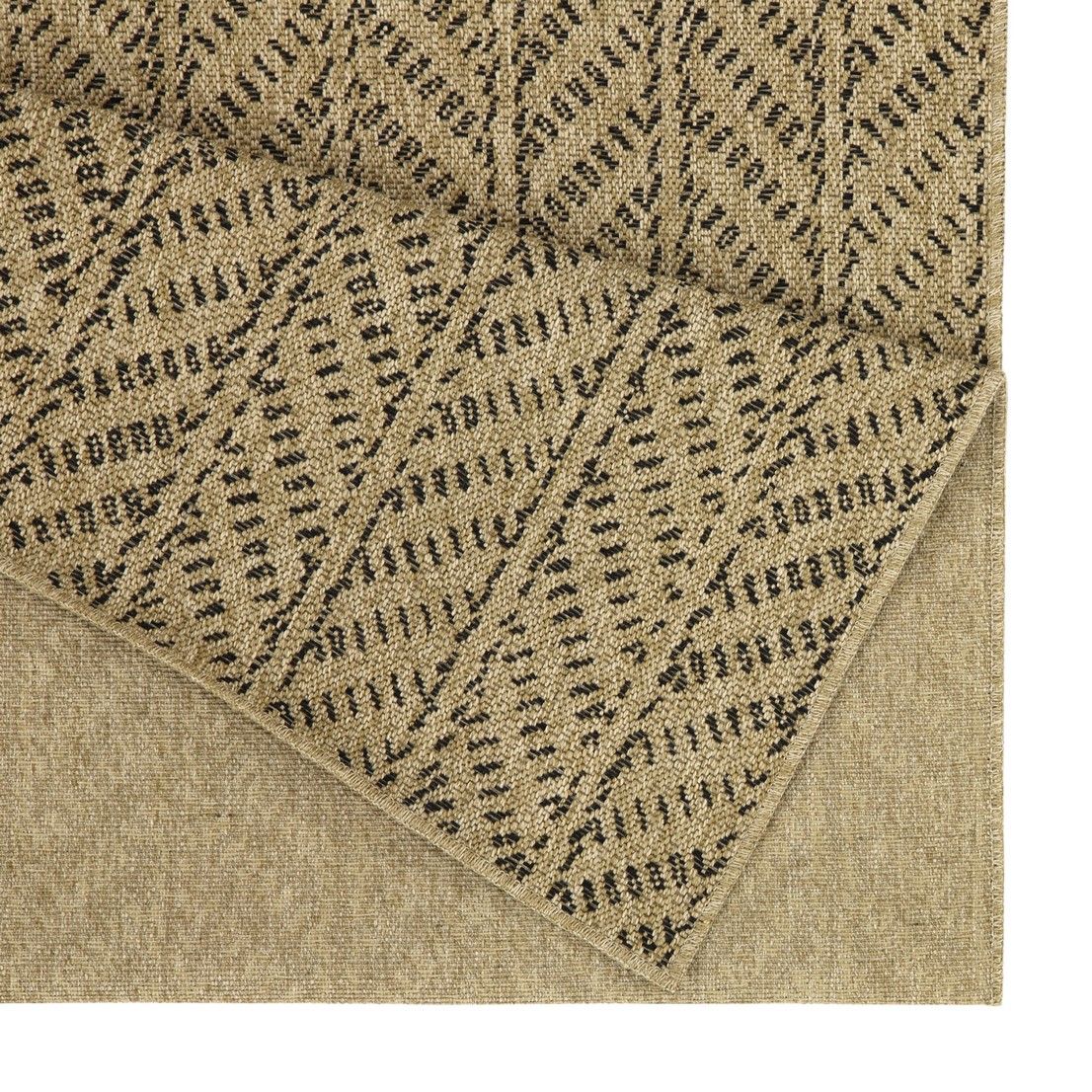 Earth - 5'3" X 7'3" Indoor, Outdoor Area Rug - Natural / Black