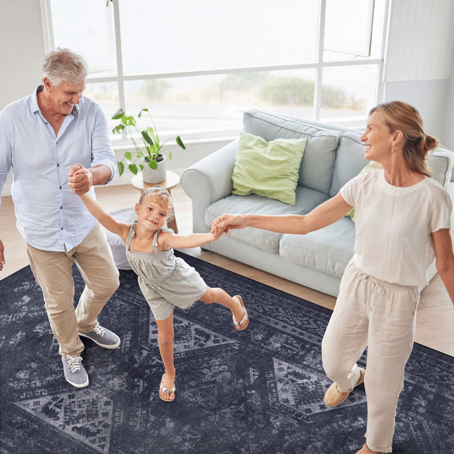 Maval - 6' X 9' Washable Area Rug - Black / Gray