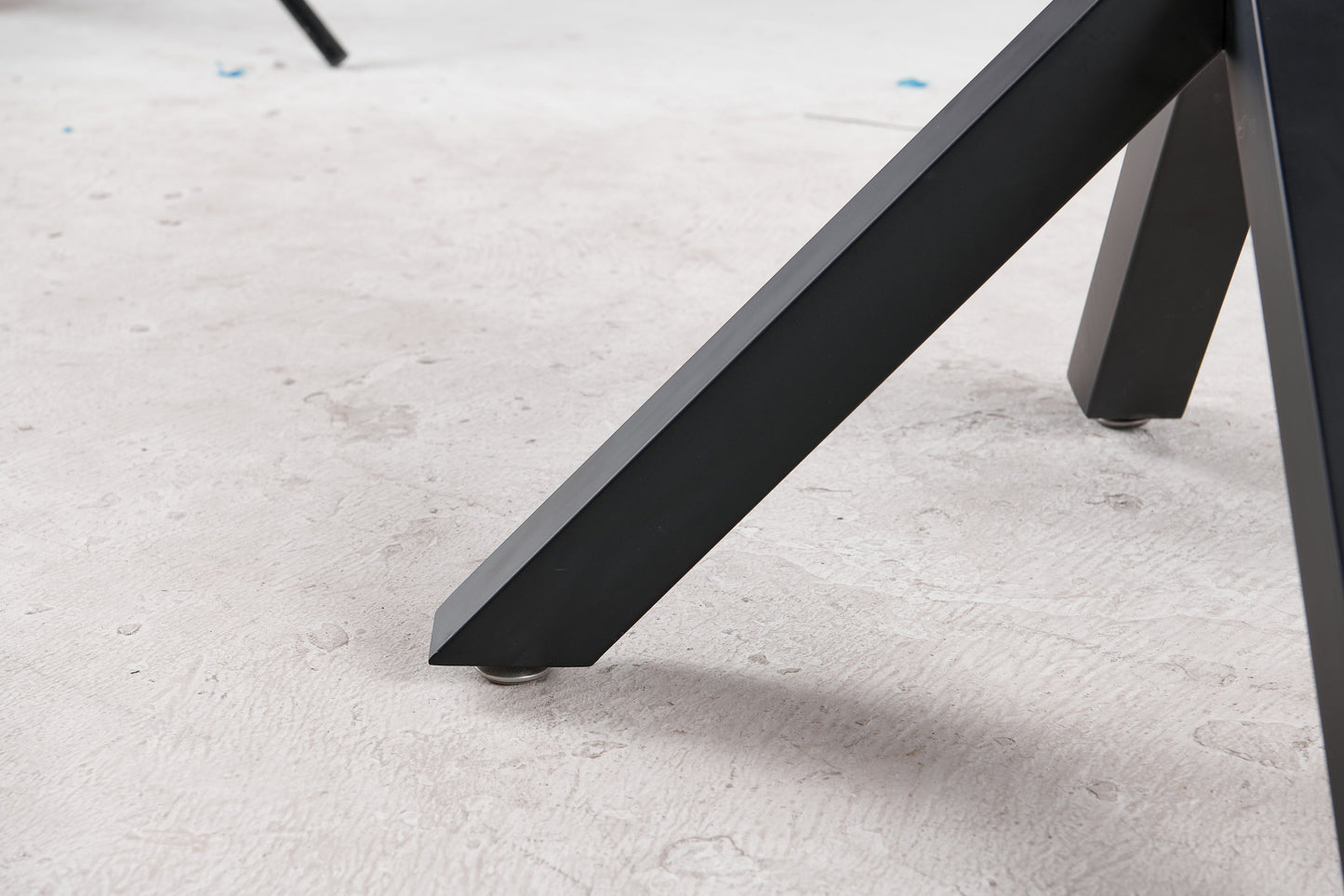 Wood Table Mid-Century Dining Table For 4 - 6 People With Round MDF Table Top, Pedestal Dining Table, End Table Leisure Coffee Table, Cross Leg - Matte Black / Natural