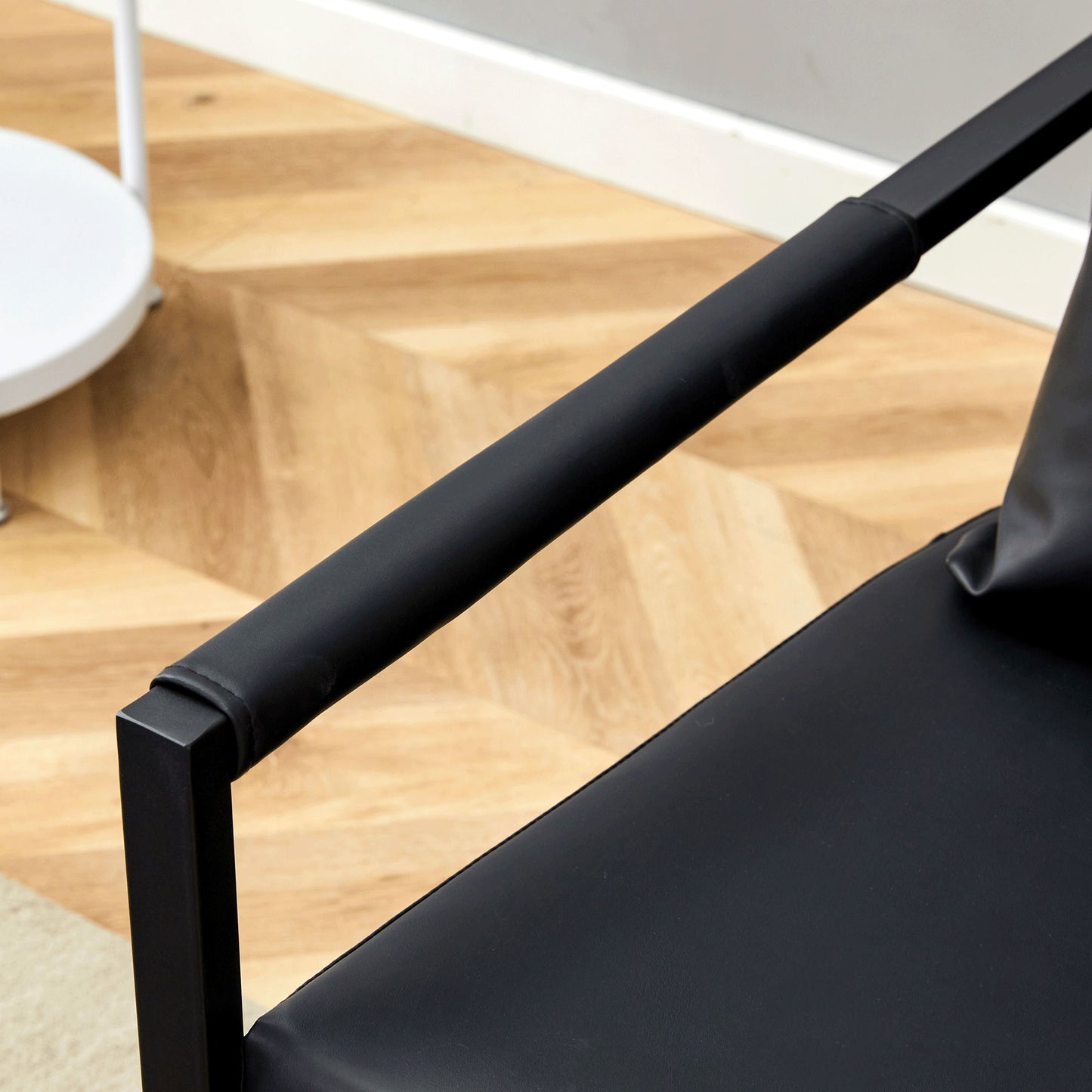 Classic Metal Frame Sofa Ergonomically Designed, A Perfect Blend Of Modern And Industrial Styles - Black