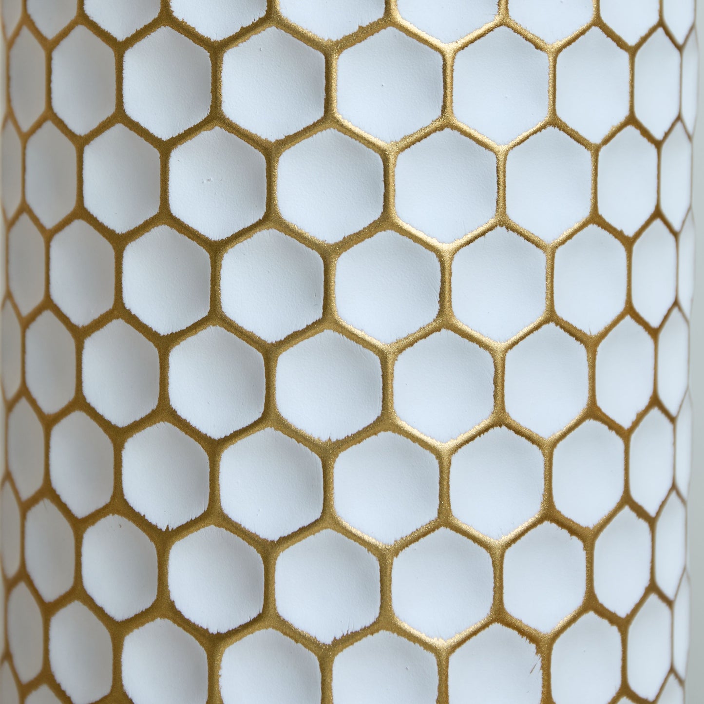 Modern Droplet Shaped Floor Vase Set Honeycomb Design, 3 Piece Metal Decorative Vases For Home Interior Display - Gold / White