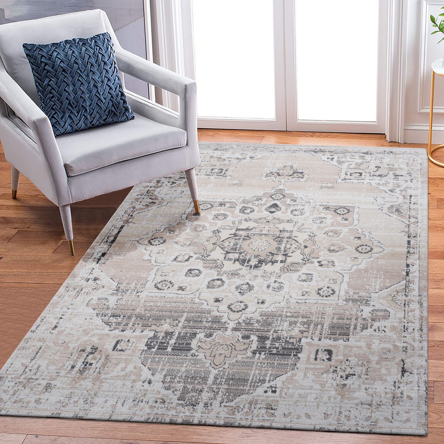 Payas - 5' X 7' Medallion Area Rug - Cream / Beige