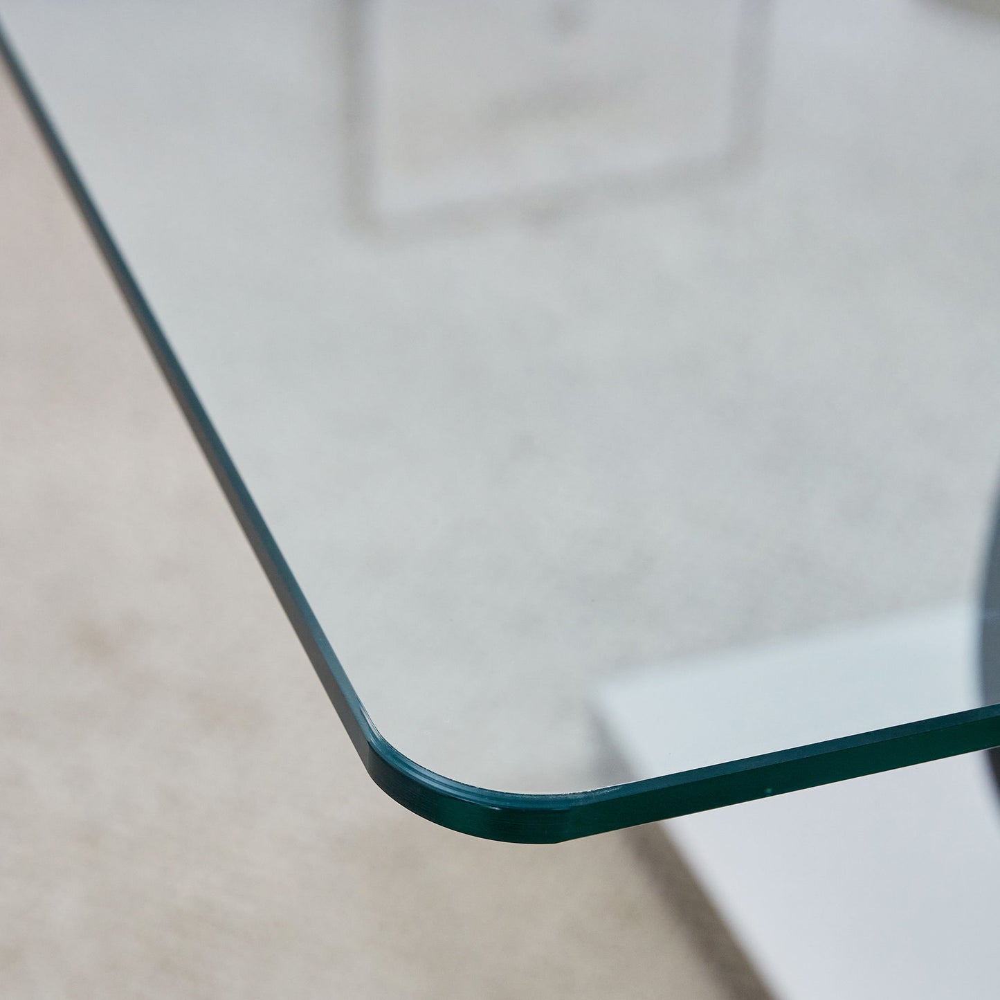 Modern Style Glass Top Coffee Table, Suitable For Living Rooms And Lounge Areas - Black