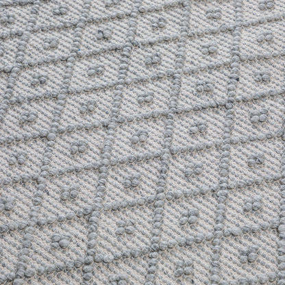 Millow - 6' X 9' Area Rug - Silver