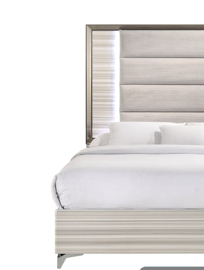 Star - Queen Bed With LED - White