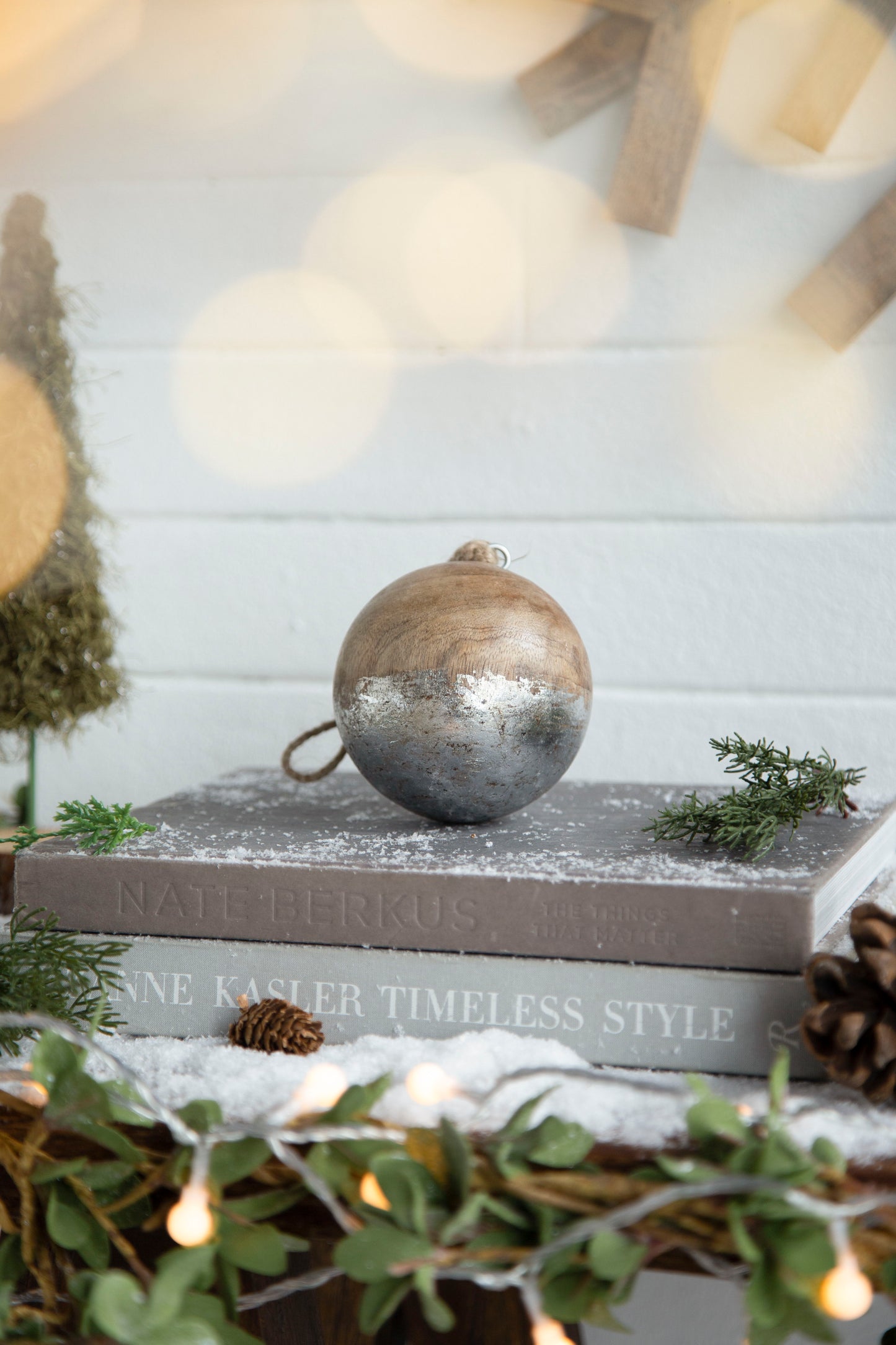 Christmas Ball Ornaments, Wood Decorative Hanging Ball Christmas Tree Ornaments For Holiday Party Decorations (Set of 4) - Brown