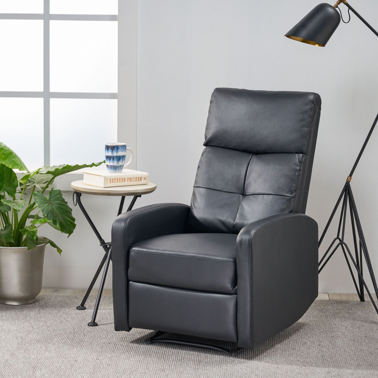 Wide Manual Standard Recliner - Black