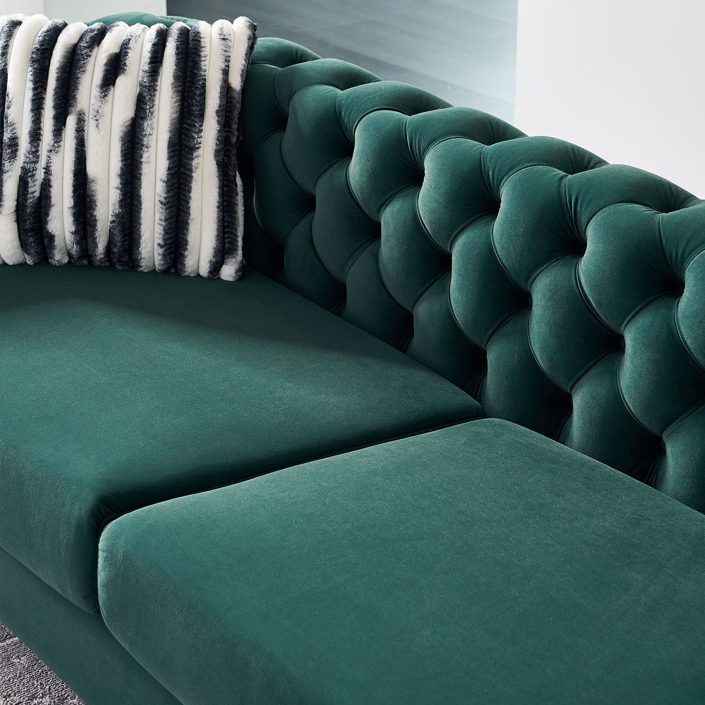 Chesterfield - Modern Tufted Velvet Living Room Sofa, 84.25''W Couch - Green