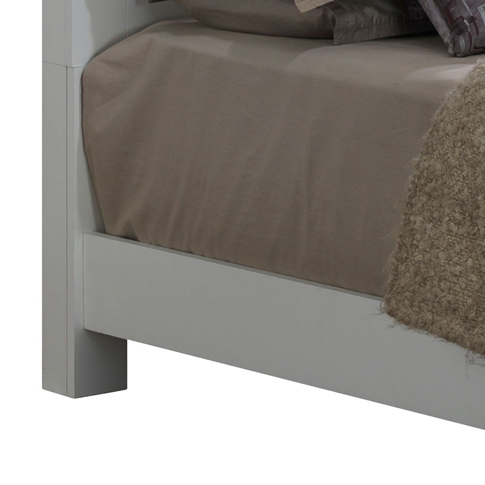 Twin Elegant Transitional Bed For Comfort - White