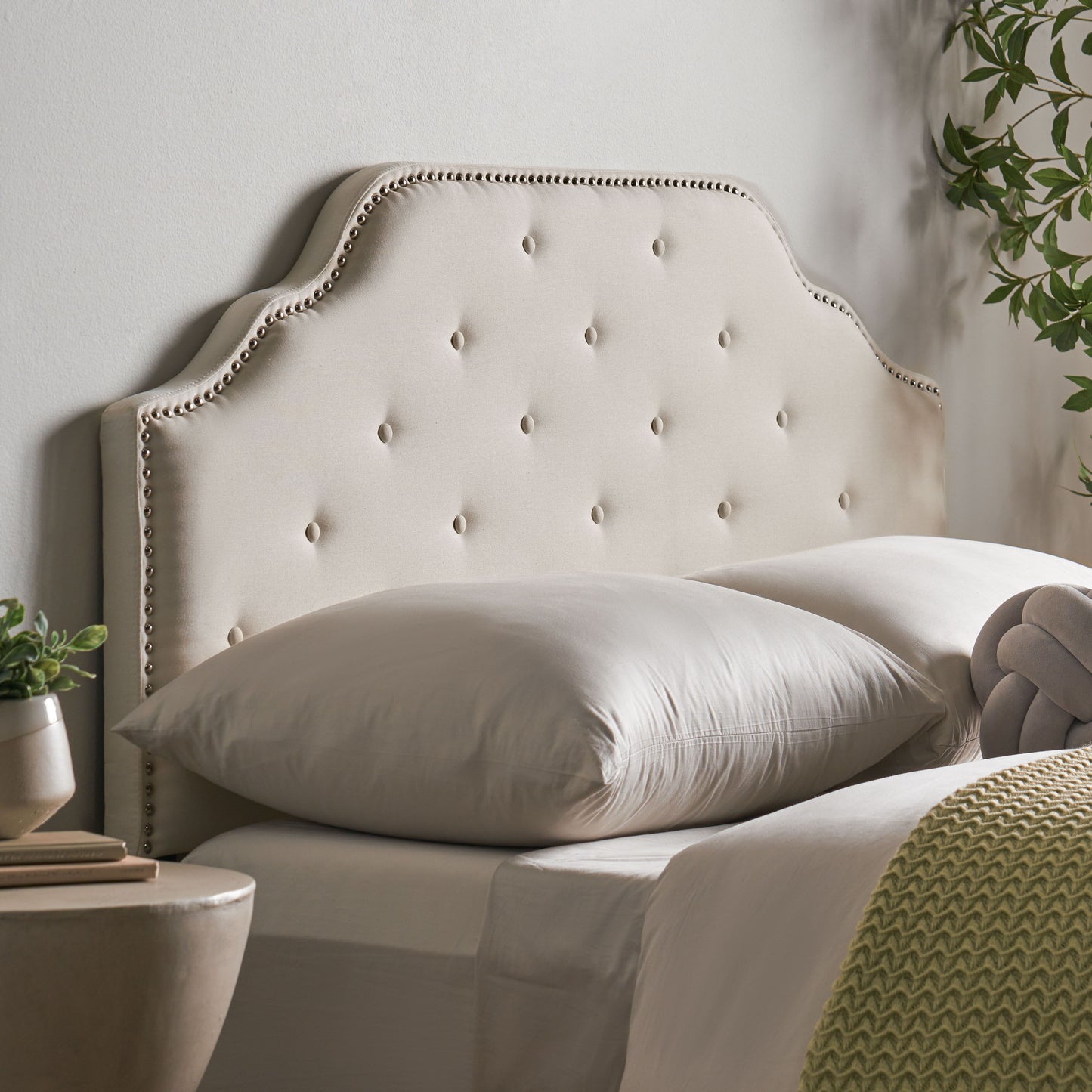 Charismatic - Queen & Full Size Headboard With Button Tufting And Nailhead Trim - Ivory