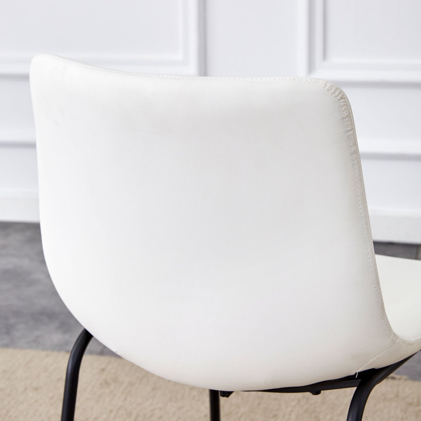 (Set of 4) Classic Chairs, A Stylish Seat Perfect For Modern Minimalist And Industrial Style Environments - White