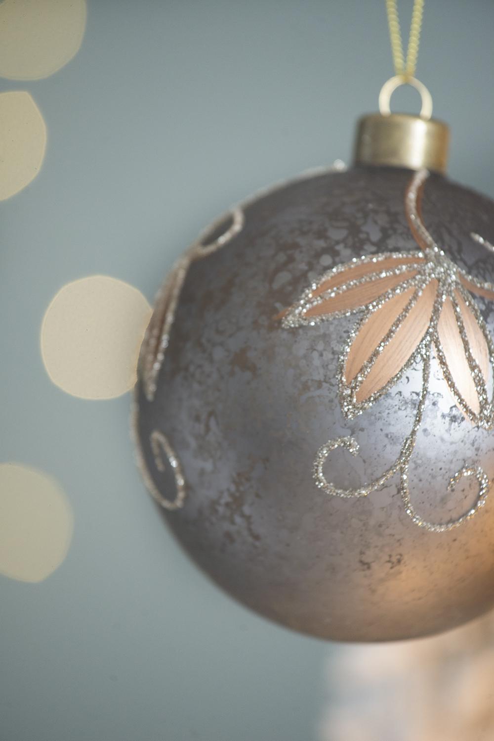 Christmas Ball Ornaments, Glass Decorative Hanging Ball Christmas Tree Ornaments, For Holiday Party Decorations (Set of 4) - Silver