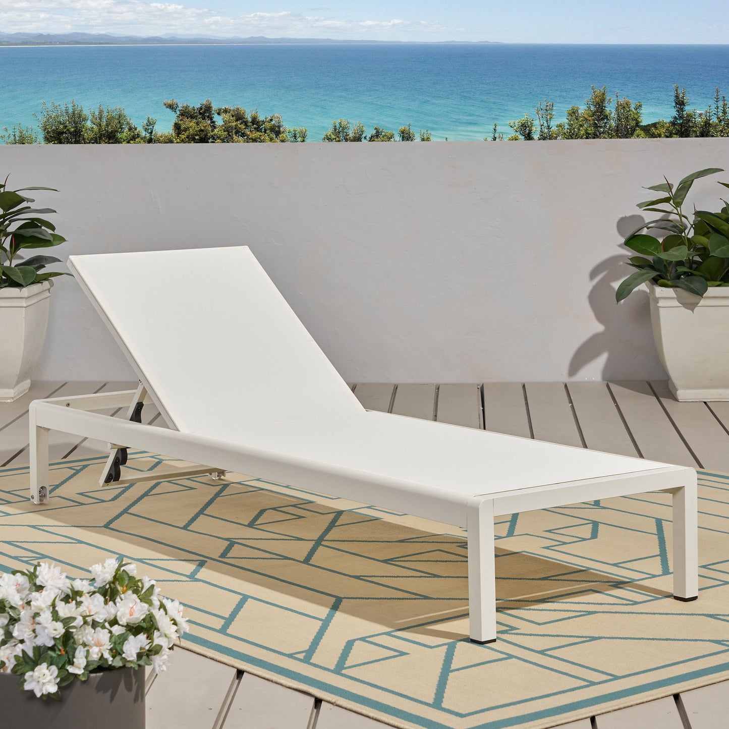 Outdoor Chaise Lounge Chair, Aluminum Adjustable Outside Chair For Pool Patio Beach Yard, All Weather Use UV Resistant 400Lbs Weight Capacity - White