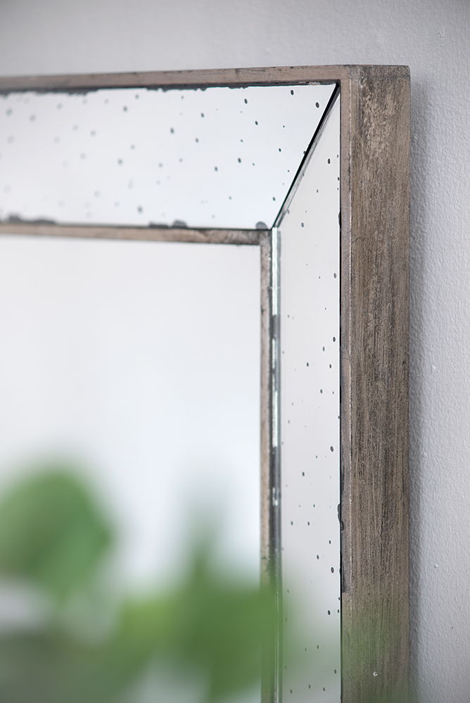 Distressed Square Accent Mirror, Traditional Style Framed Wall Mirror For Living Room, Entryway, Office, Bedroom, Hallway - Silver