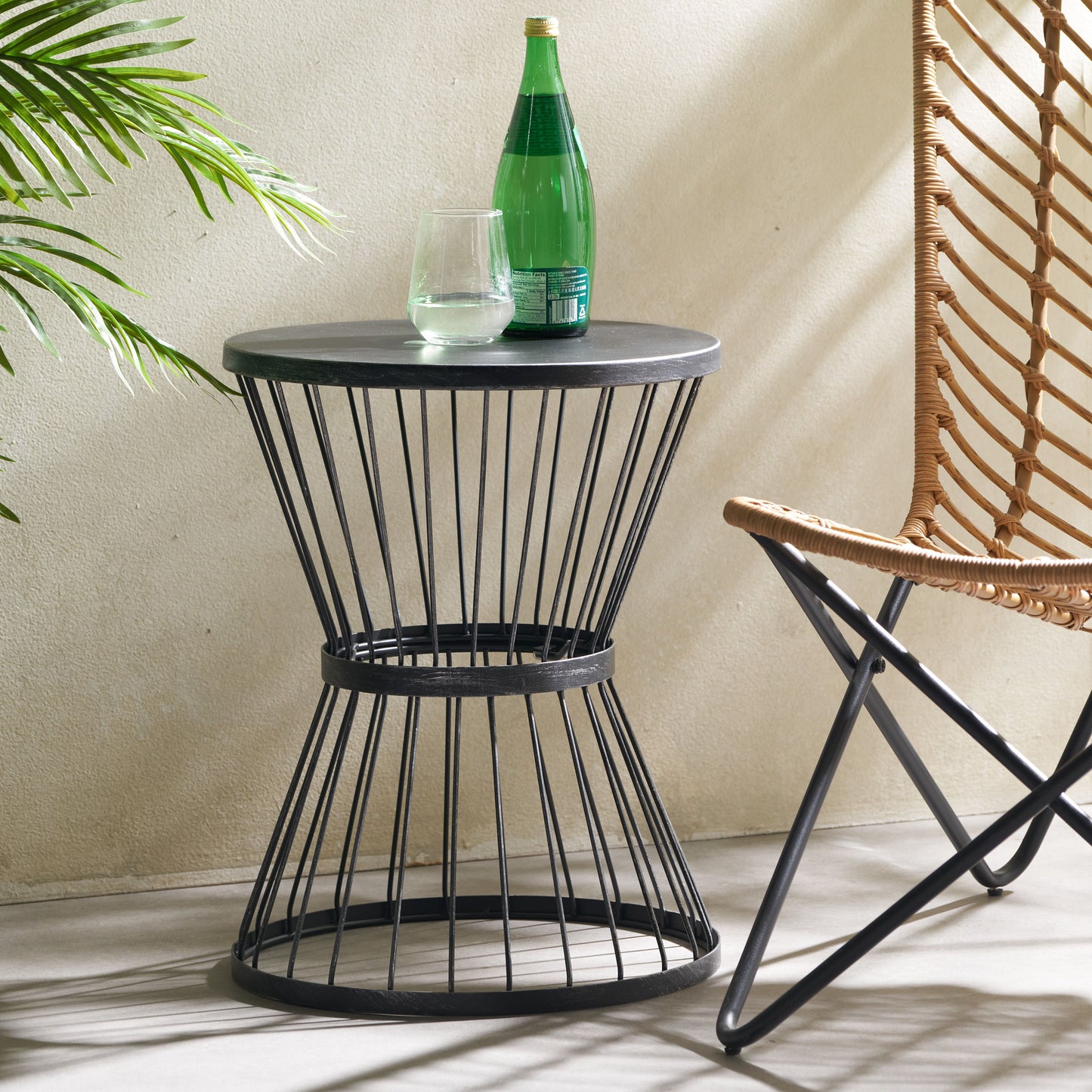 Lassen - Modern Outdoor Side Table With Hourglass Design - Matte Black