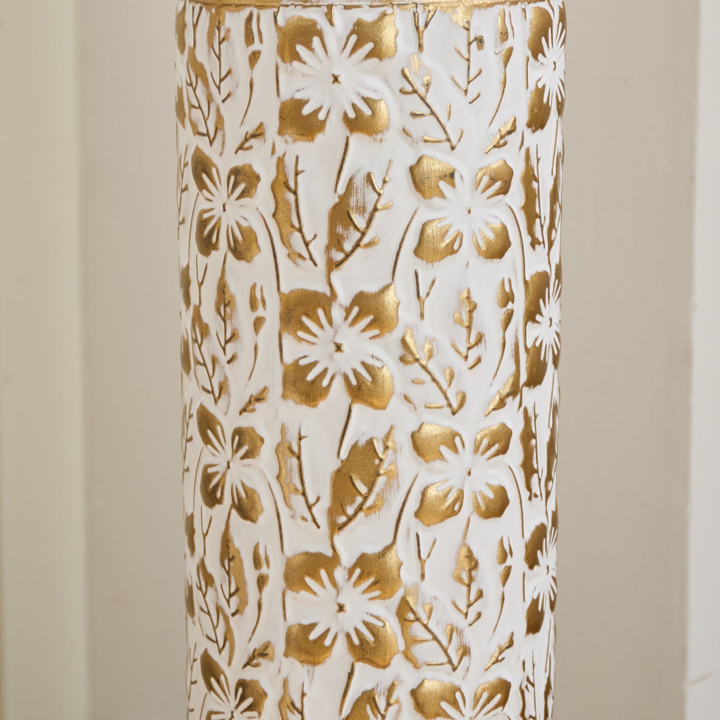 Mother's Day Gift Set Gilded White 3D Relief Flower Metal Vase Set - White / Gold