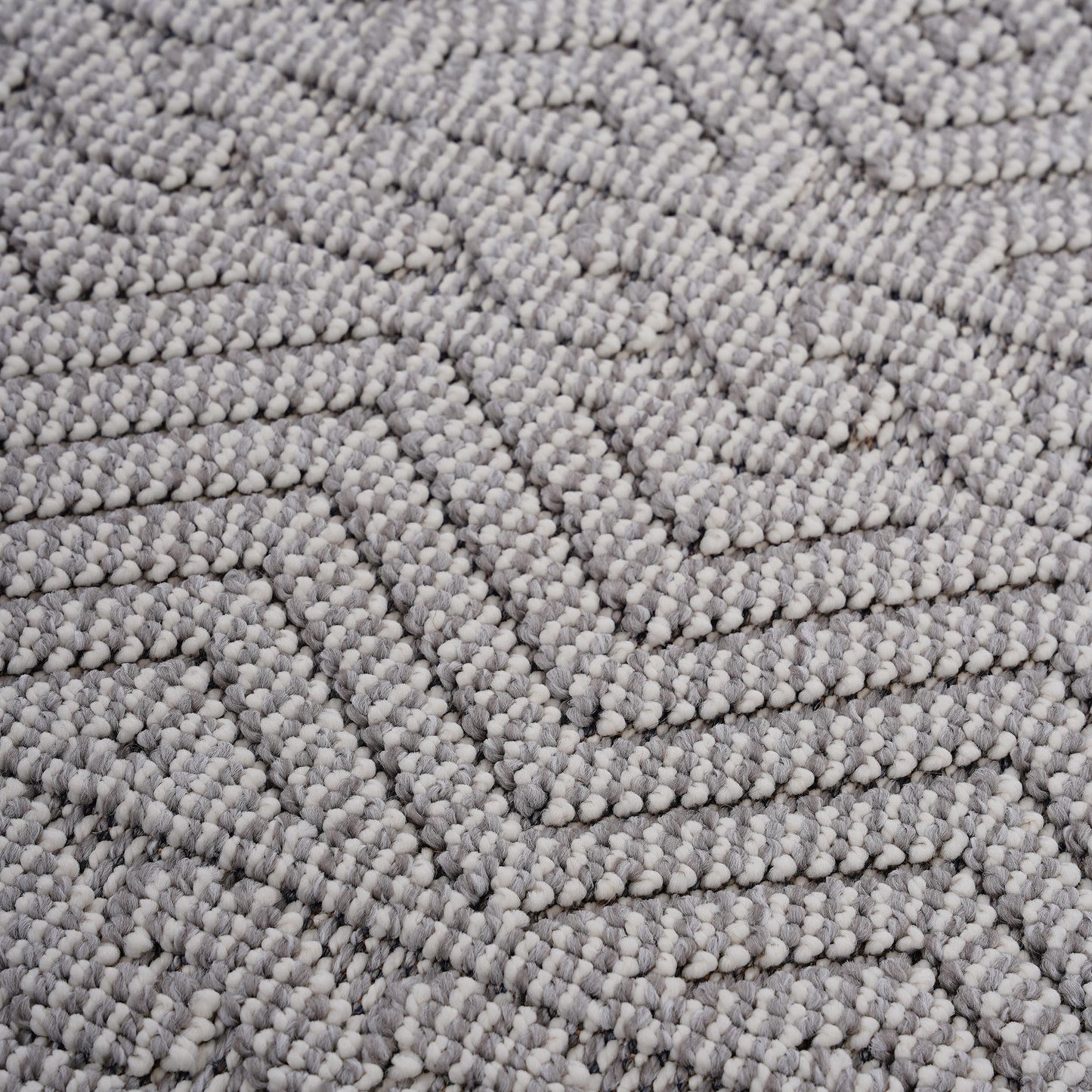 Guros - 4' X 6' Geometric Indoor / Outdoor Area Rug - White