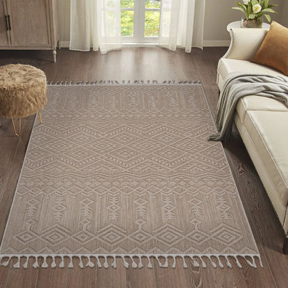 Guros - 5' X 7' Traditional Indoor / Outdoor Area Rug - Natural