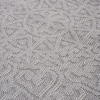 Guros - 6' X 9' Medallion Indoor / Outdoor Area Rug - White / Ivory