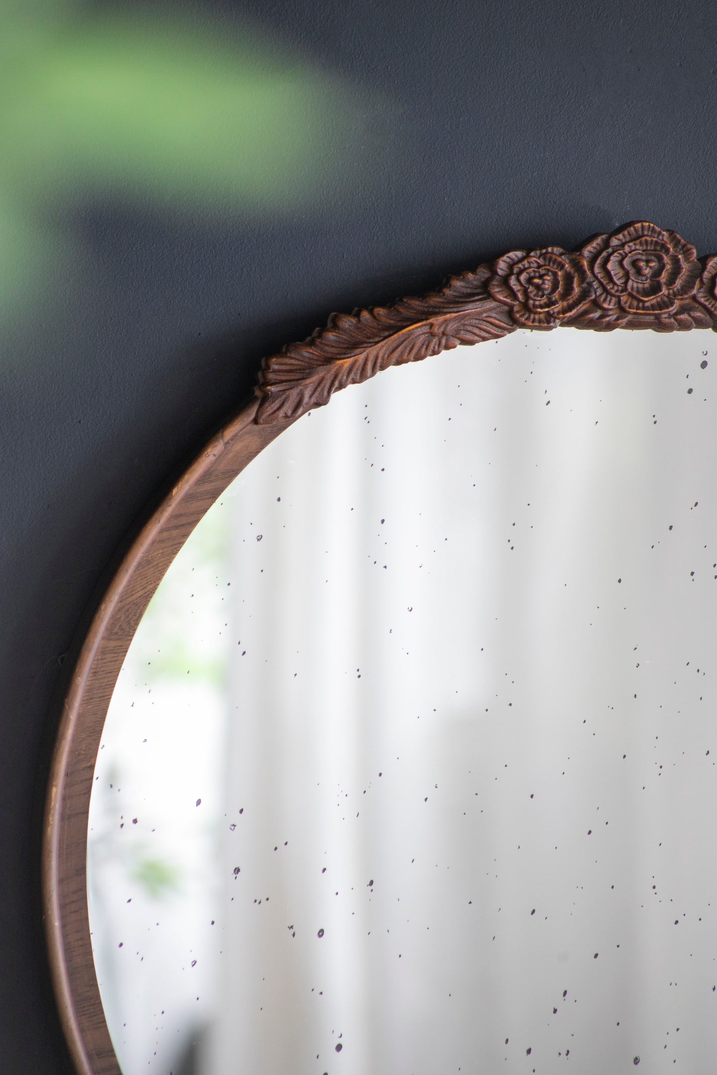 Round Hand Carved Rose Antique Mirror Frame, Wall Mirror For Live Space, Bathroom, Entryway Wall Decor - Brown