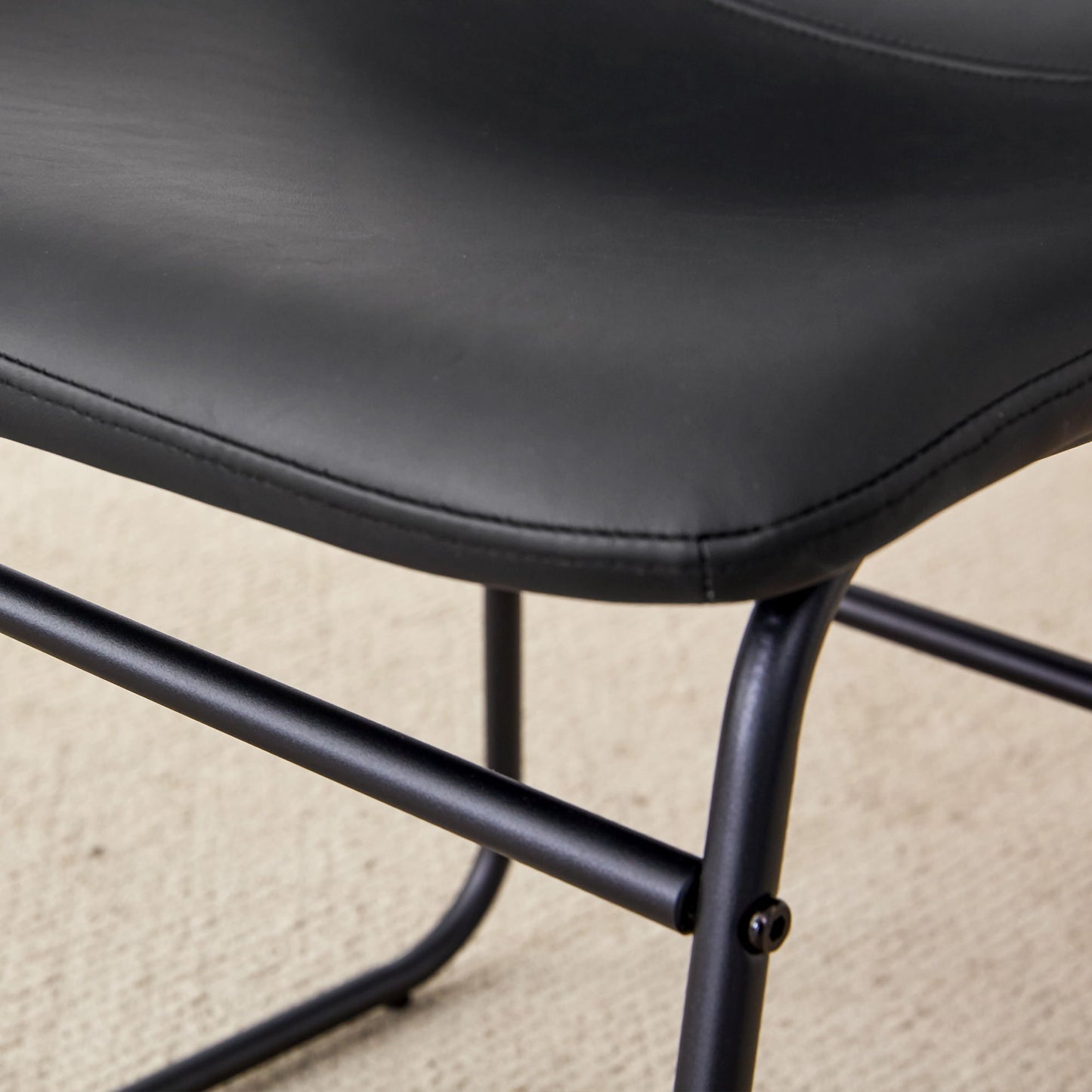 (Set of 4) Classic Chairs, A Stylish Seat Suitable For Modern Minimalist And Industrial Style Environments - Black
