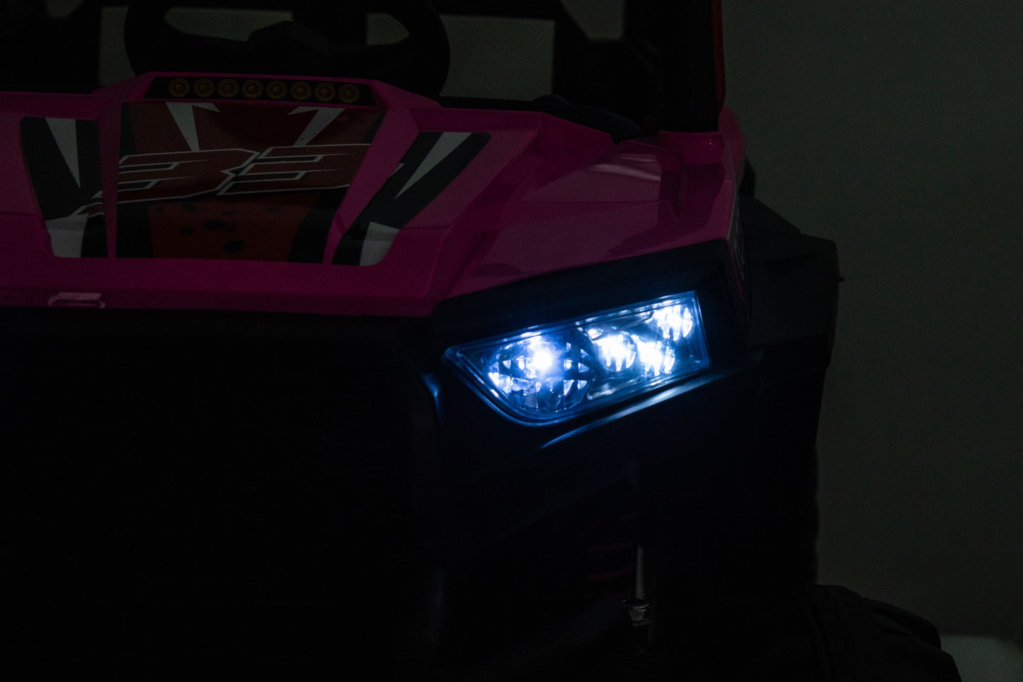 12V7A*1 30W*4 Four-Wheel Drive Leather Seat One Button Start, Forward And Backward, High And Low Speed, Music, Front Light, Power Display, Two Doors Can Open, 2.4G R / C, Seat Belt Four Wheel Absorber - Pink