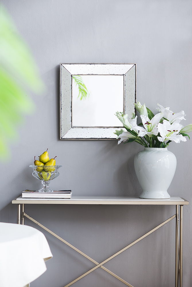 Distressed Square Accent Mirror, Traditional Style Framed Wall Mirror For Living Room, Entryway, Office, Bedroom, Hallway - Silver