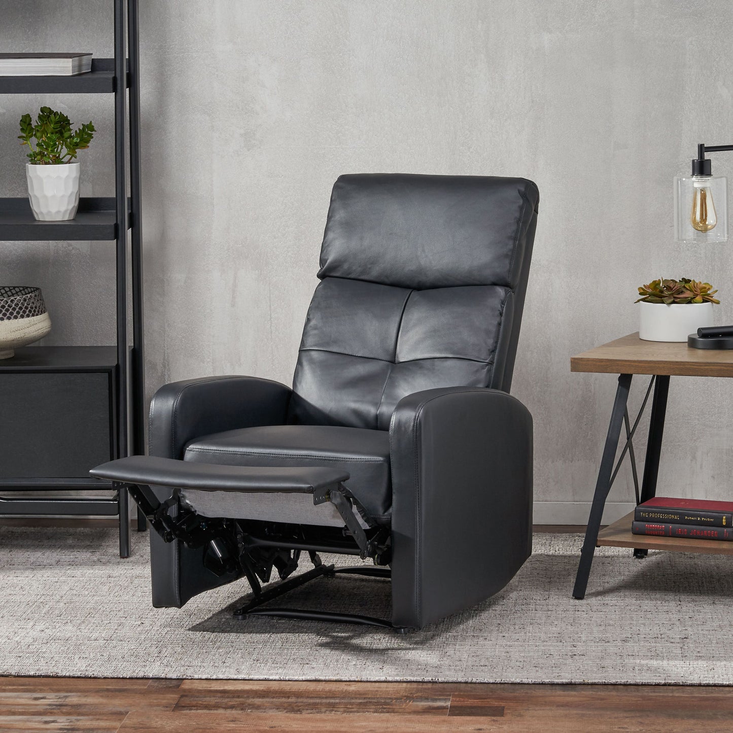 Wide Manual Standard Recliner - Black