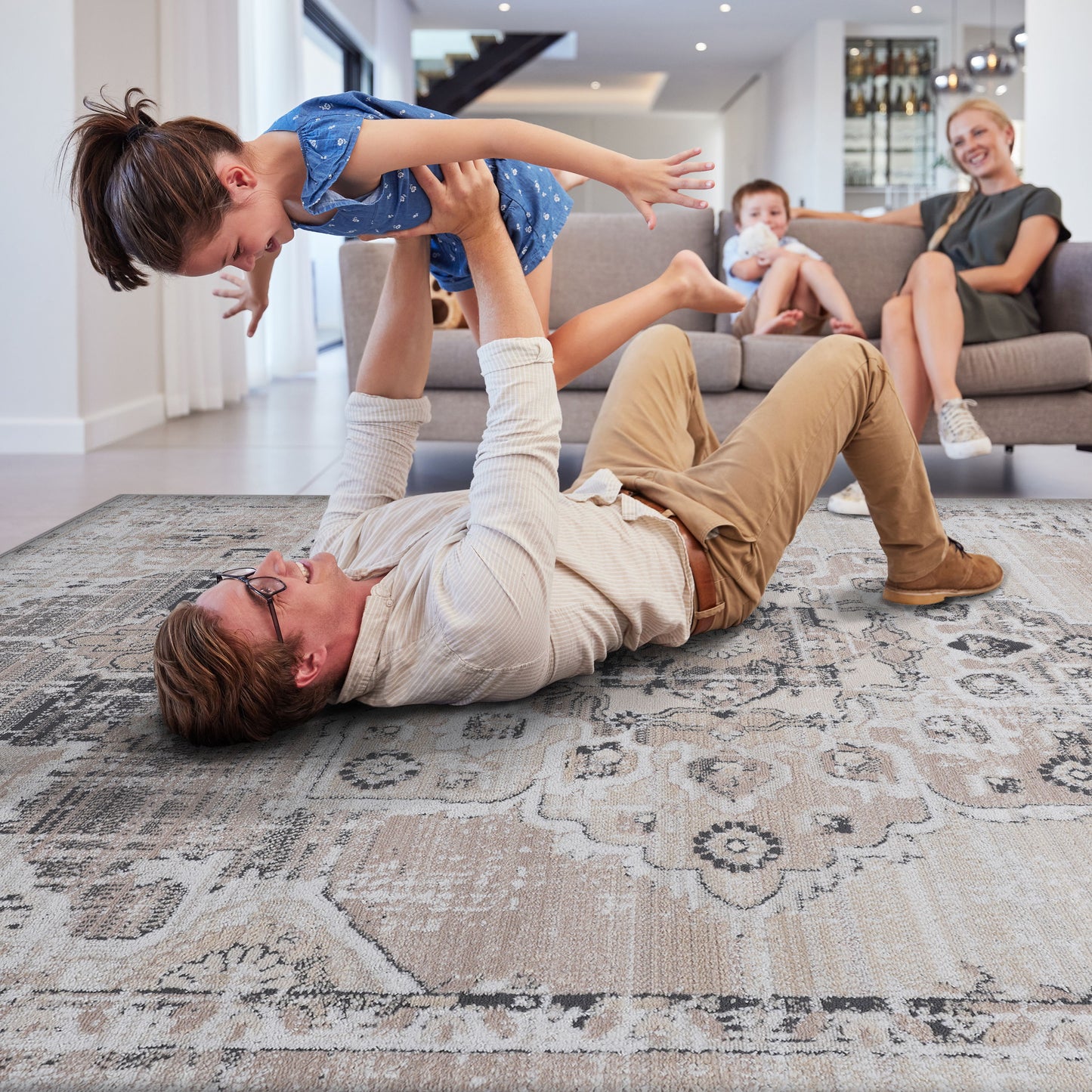 Payas - 2' X 3' Medallion Area Rug - Cream / Beige