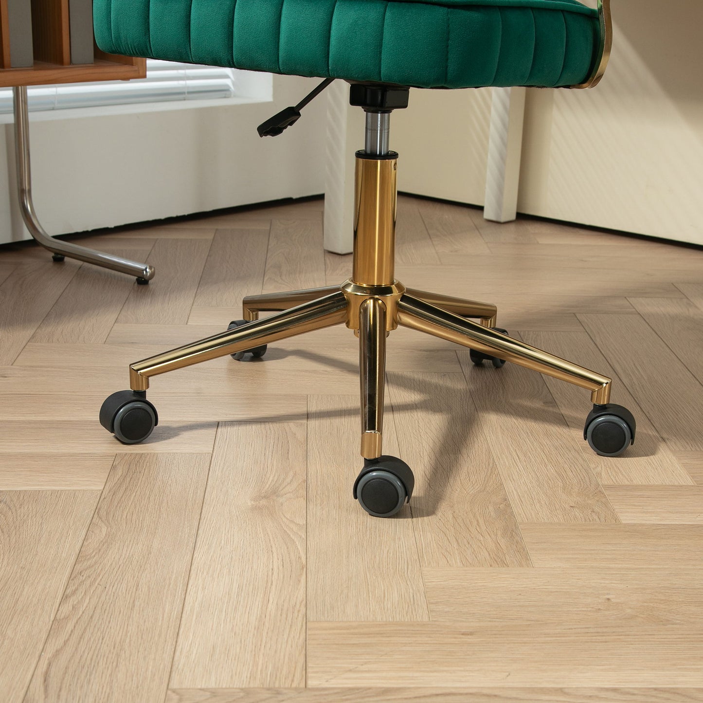 Velvet Home Office Desk Chair, Modern Cute Computer Chair, Wheels Swivel Height Adjustable Task Chair - Emerald