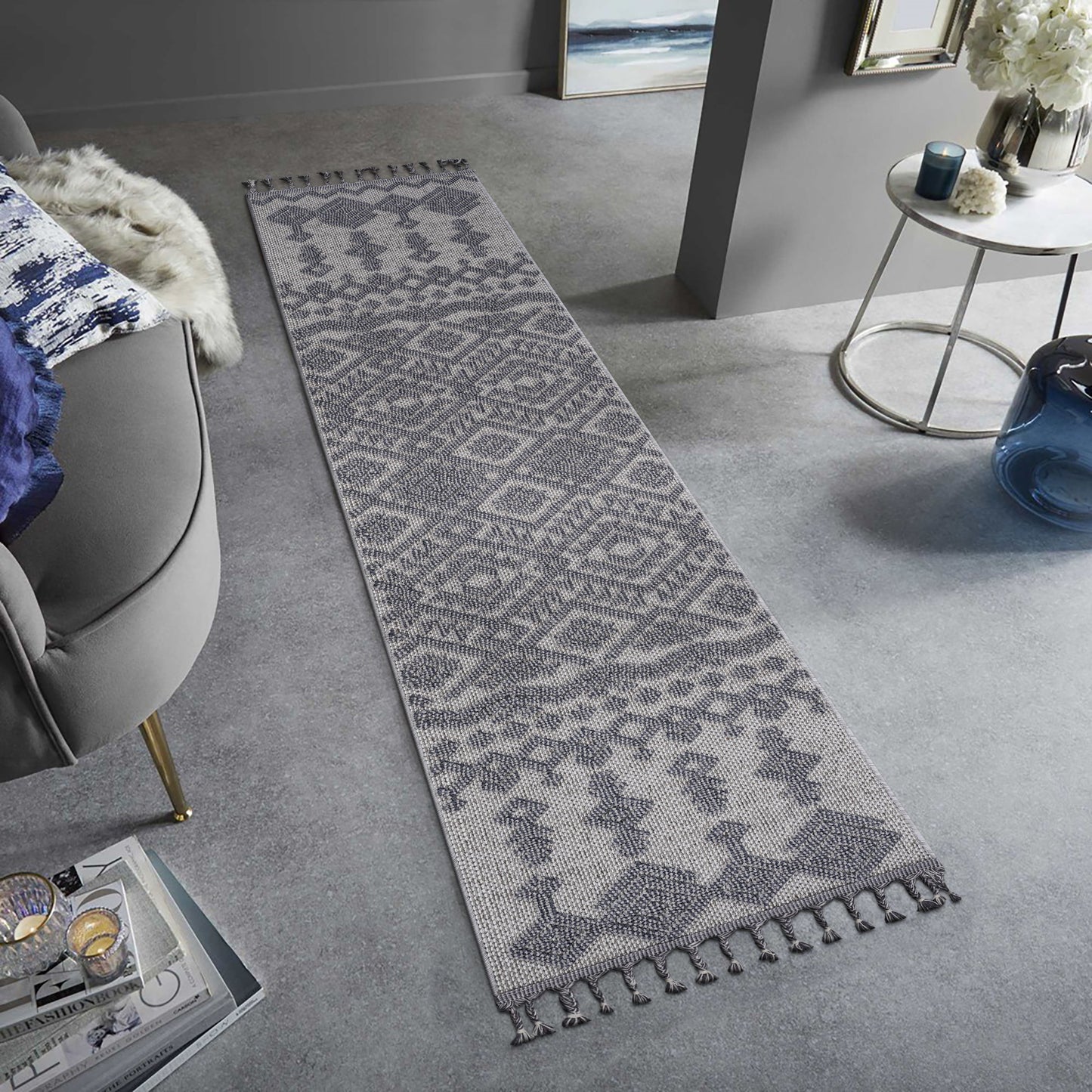Guros - 2' X 8' Traditional Indoor / Outdoor Area Rug - White / Gray