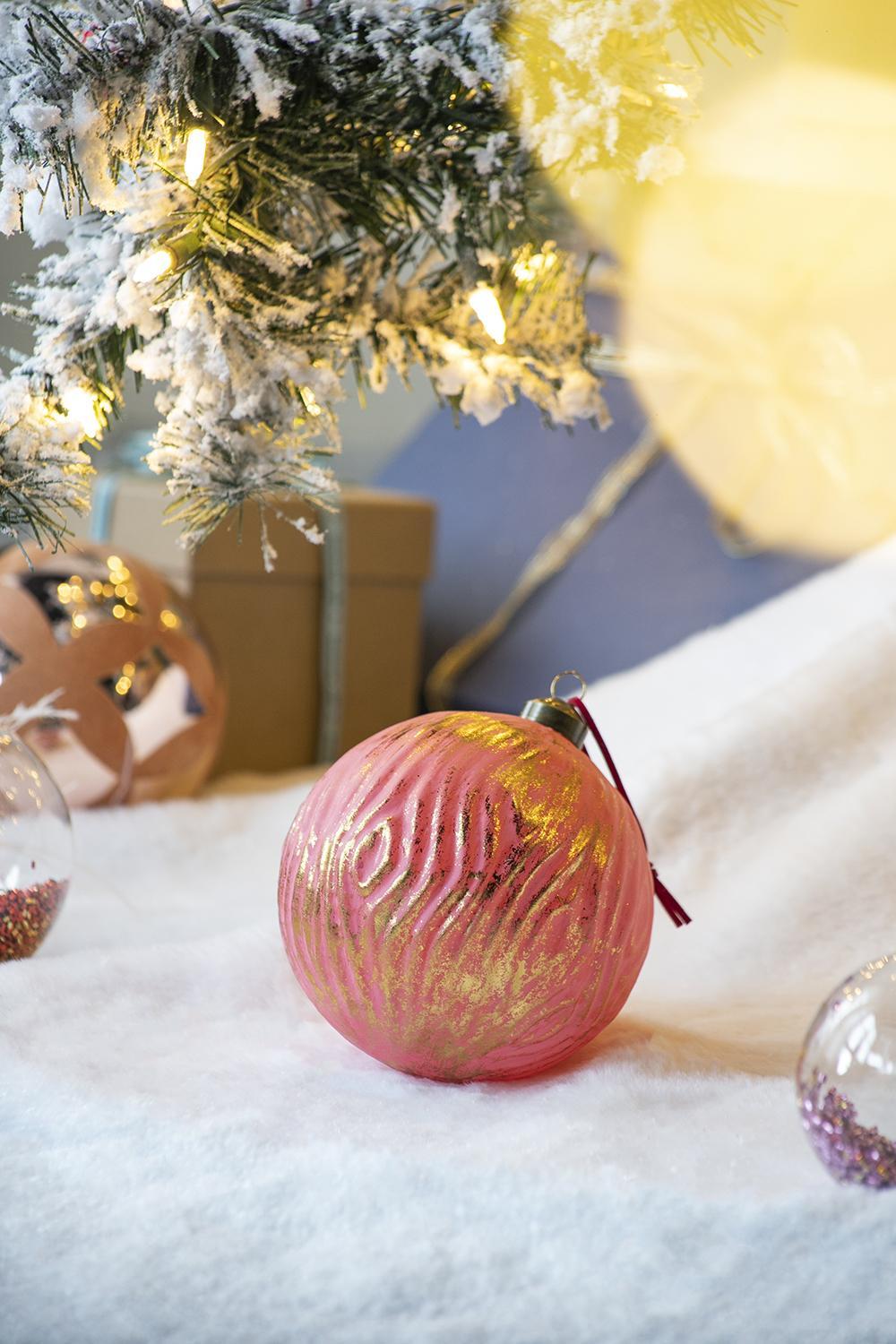 Christmas Ball Ornaments, Glass Decorative Hanging Ball Christmas Tree Ornaments For Holiday Party Decorations (Set of 4) - Red