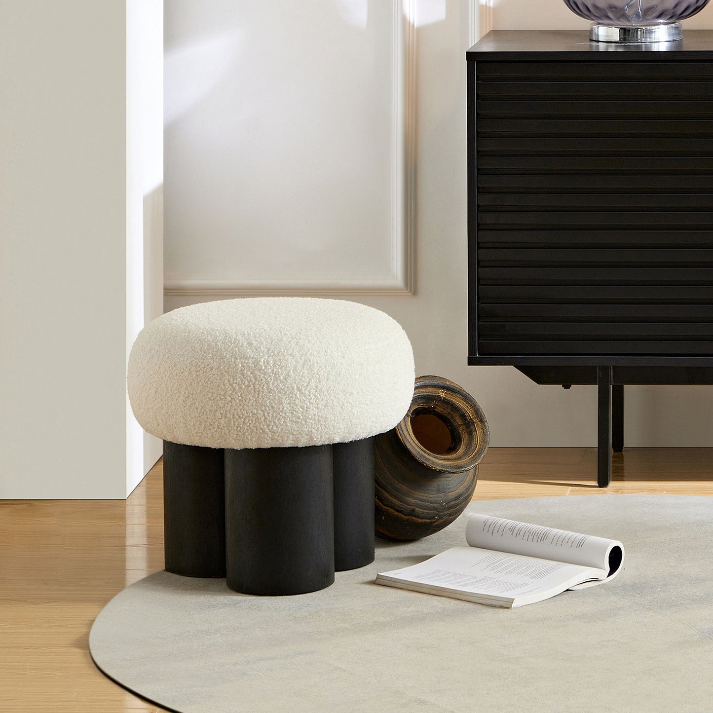 Lamb Wool Seat With Barrel Pipe / Black Ash Willow - White
