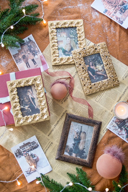 Vintage Photo Frame & Flower Design - Gold