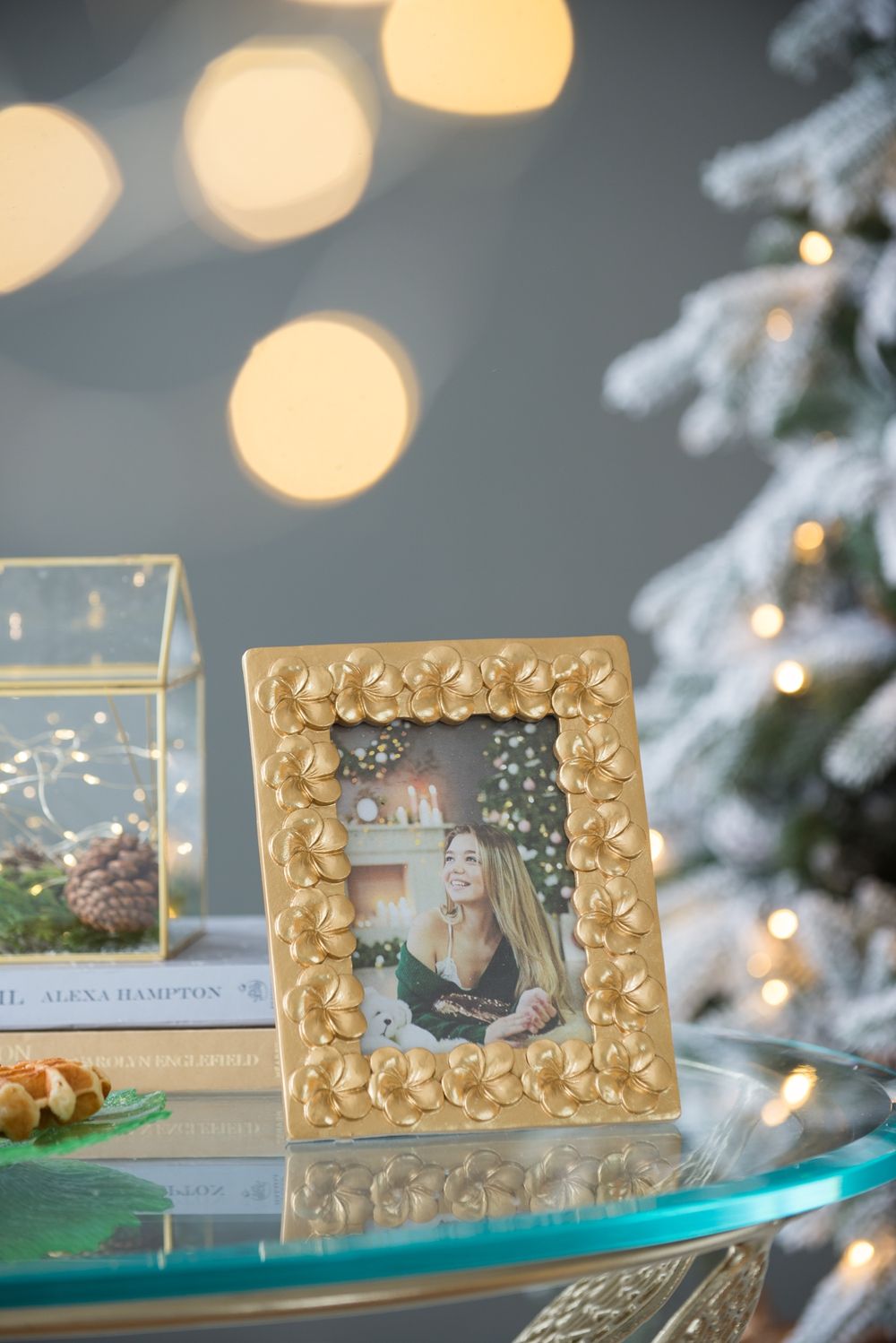 Vintage Photo Frame & Flower Design - Gold