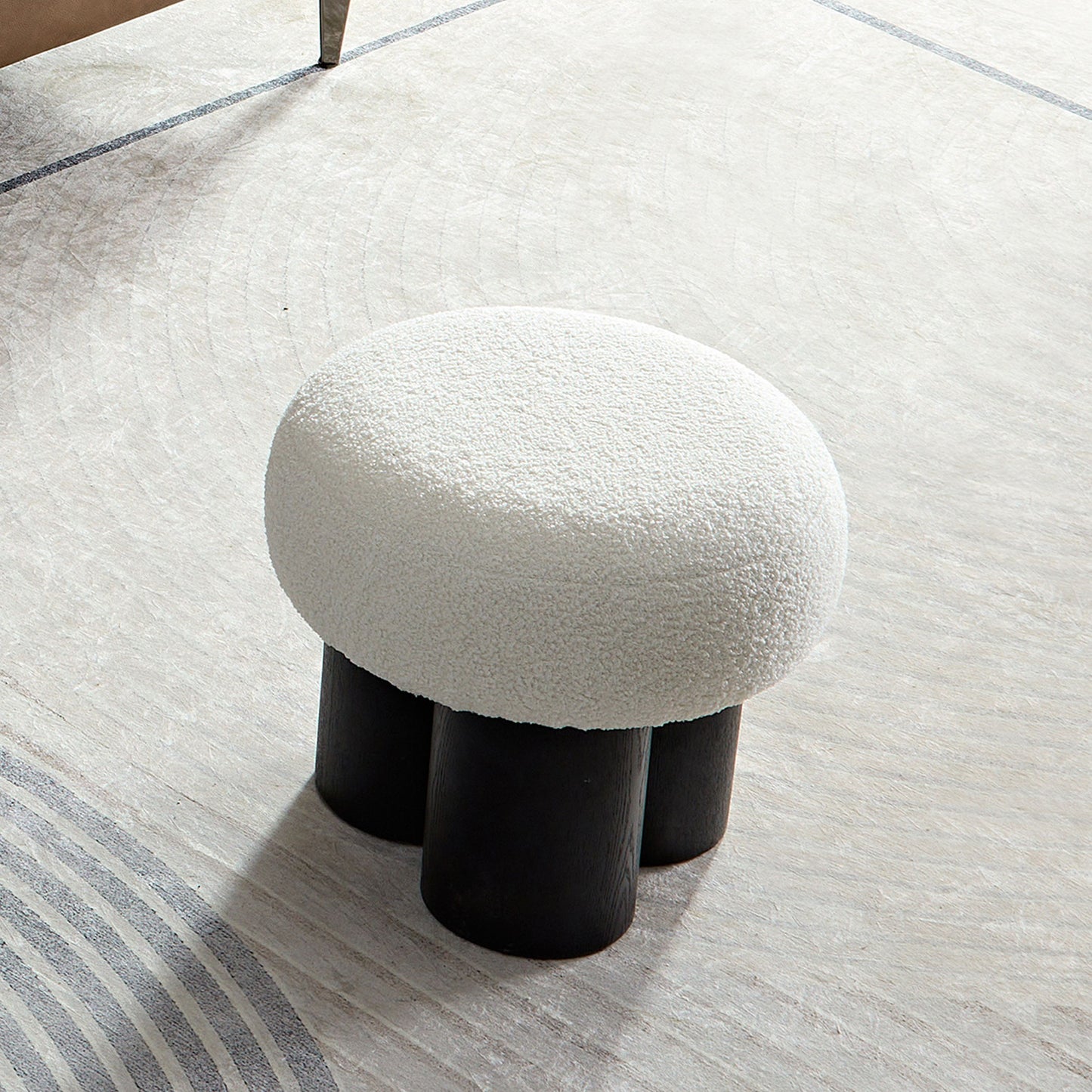 Lamb Wool Seat With Barrel Pipe / Black Ash Willow - White