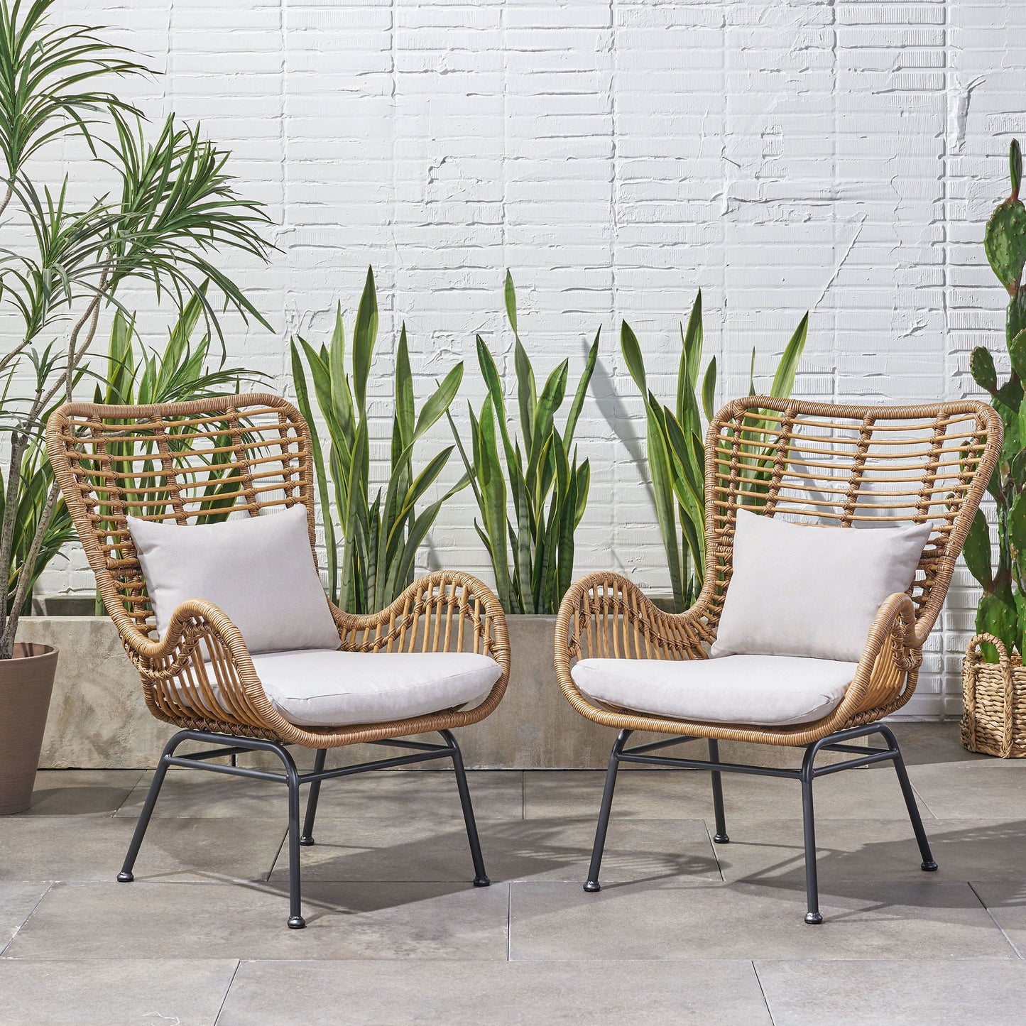 Outdoor Rattan Accent Chair With Metal Legs - Brown